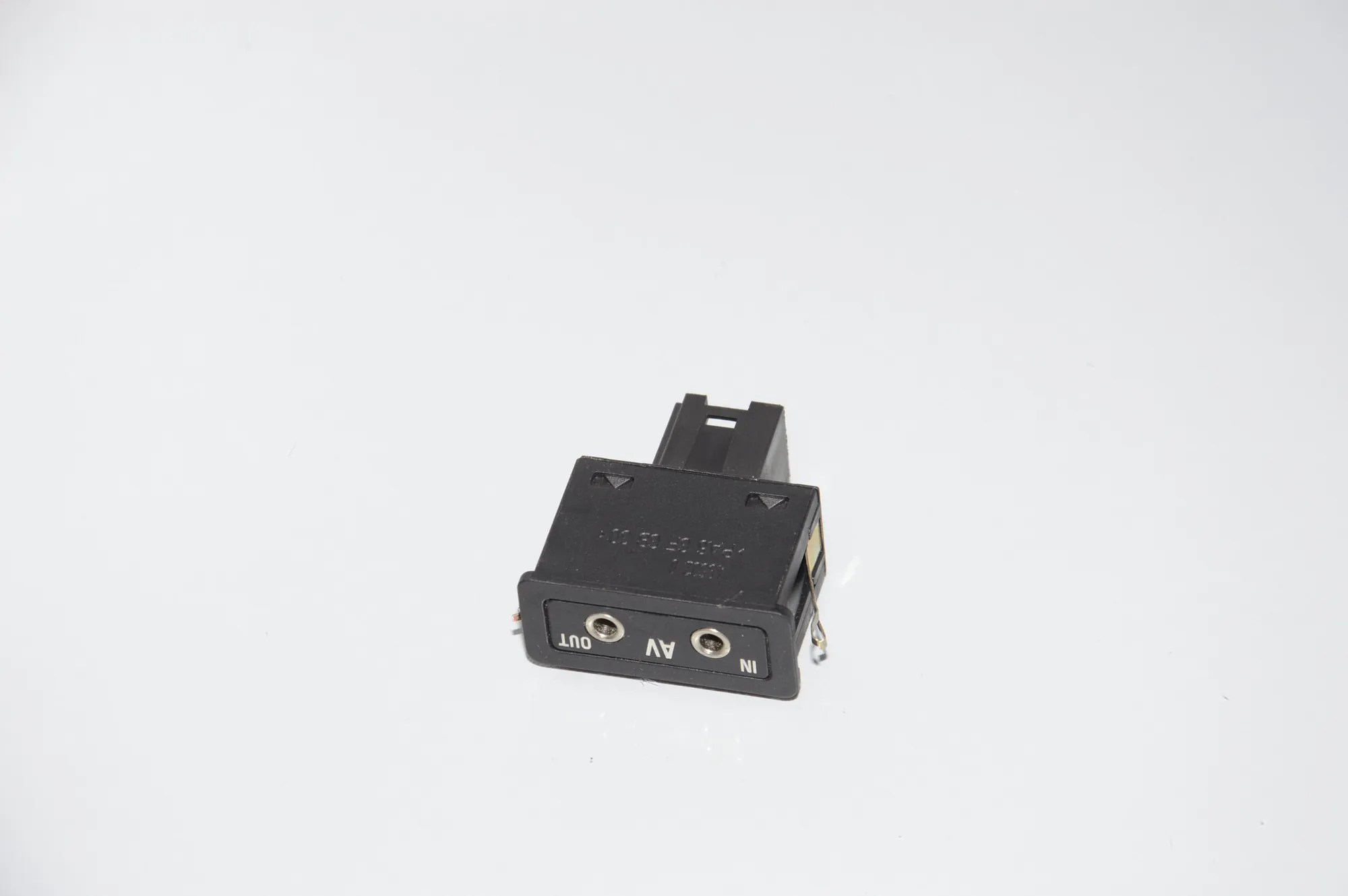 USB/AUX-In Socket Port – OEM 61318368346 · BMW X5 (E53) 4.6 is 2003 – 2