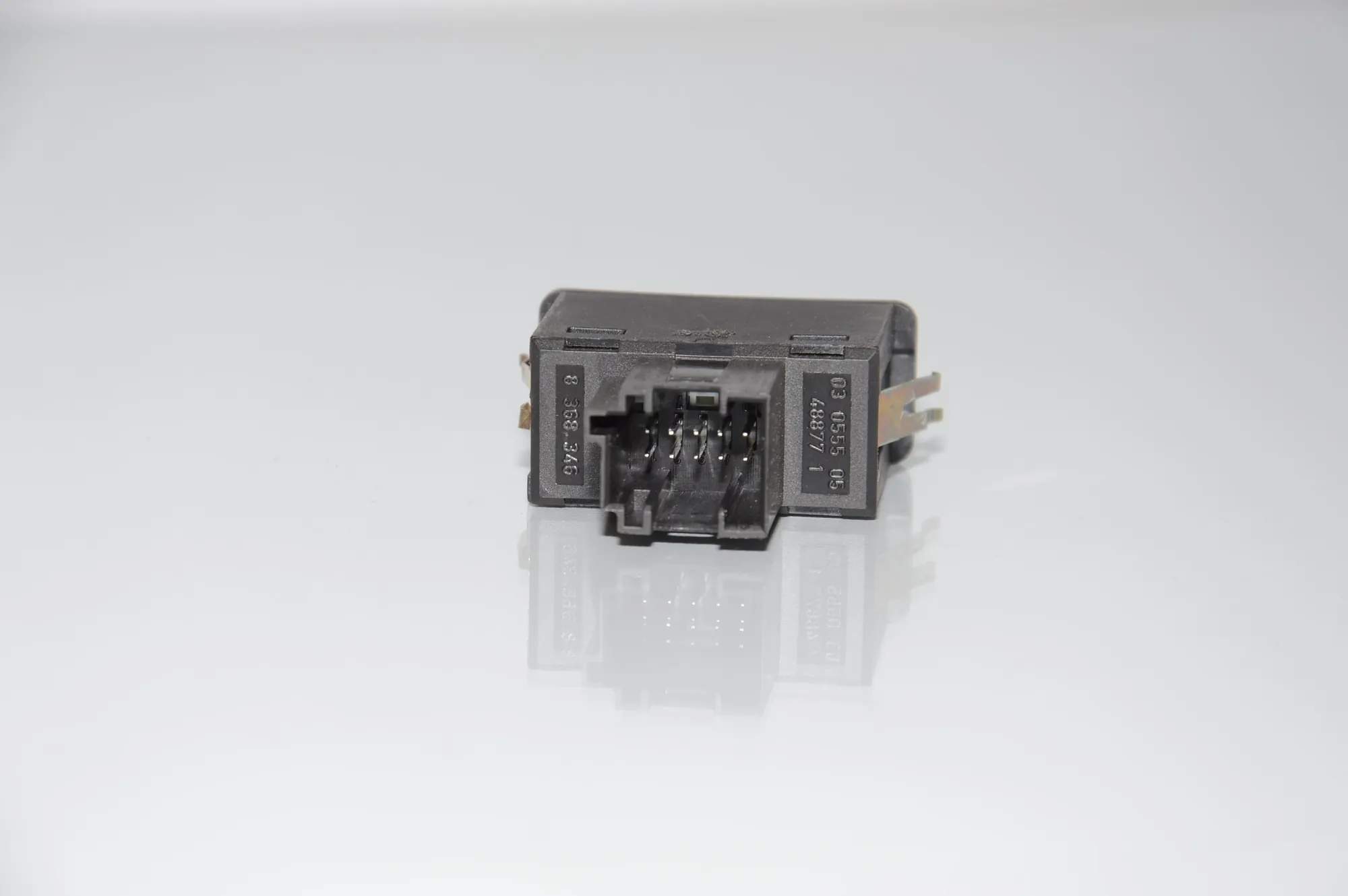 USB/AUX-In Socket Port – OEM 61318368346 · BMW X5 (E53) 4.6 is 2003 – 6