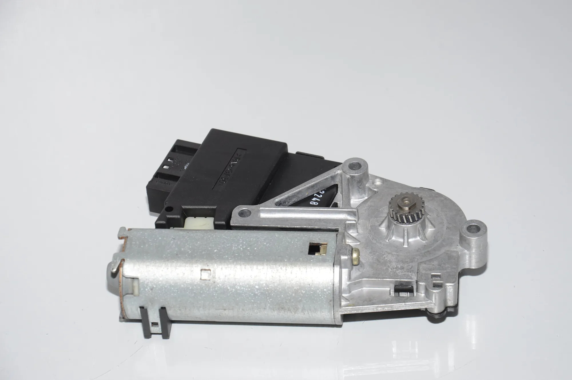 Sunroof Control Module – OEM 67618381480 · BMW X5 (E53) 4.6 is 2003 – 2