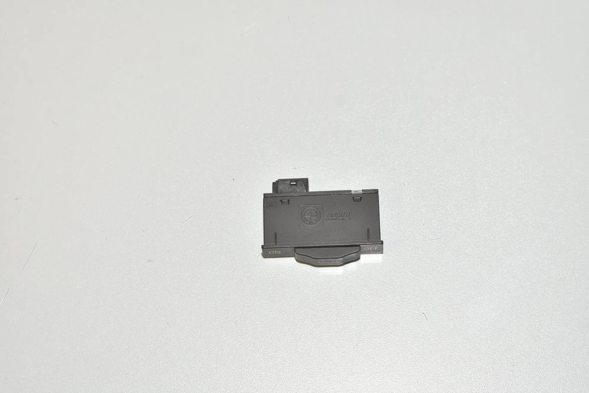 Switches – OEM 8379594 · BMW 7 (E65, E66, E67) 730 Ld 2005 – 2