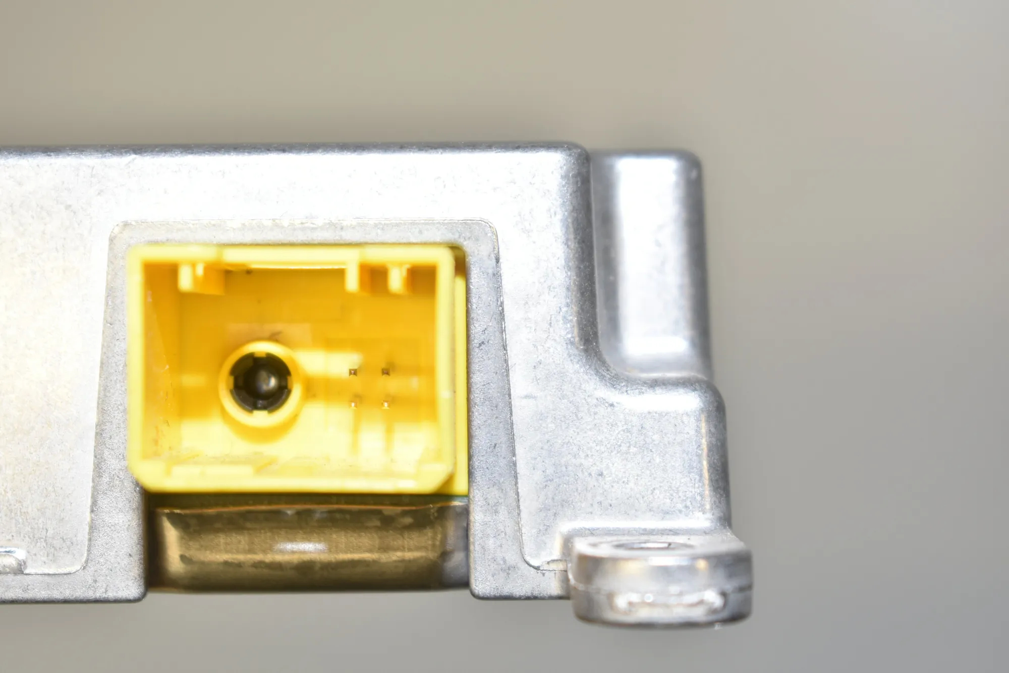 SRS Control Unit – OEM 6960225 · BMW 7 (E65, E66, E67) 730 Ld 2005 – 4