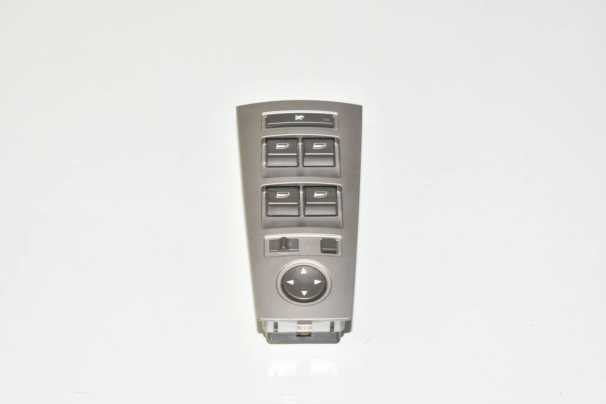 Front Left Door Window Switch – OEM 6943055 · BMW 7 (E65, E66, E67) 730 Ld 2005 – 2