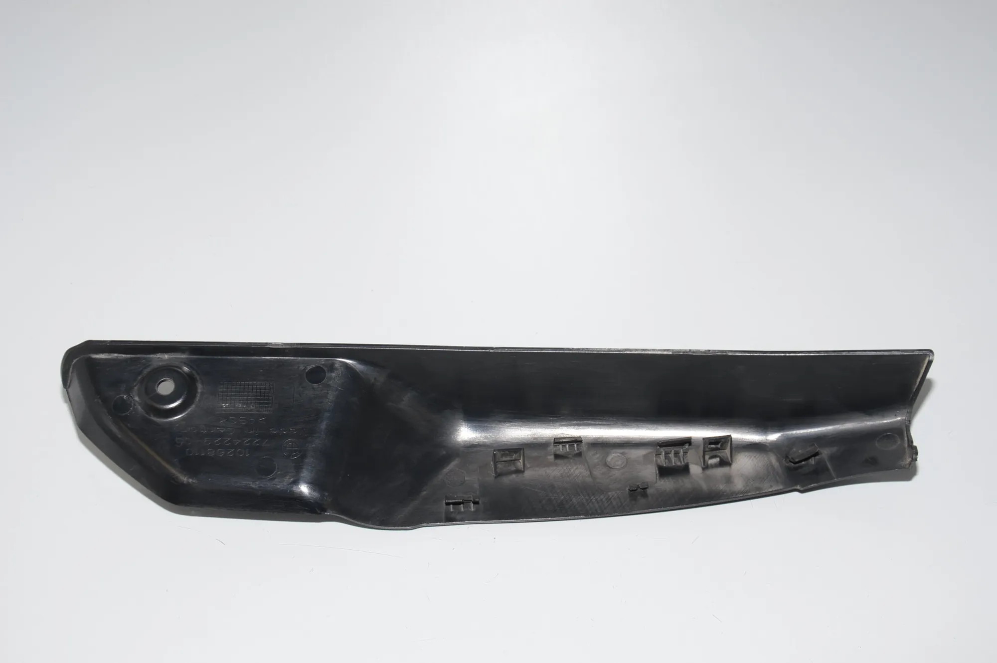 Rear Left Tail Light Trim – OEM 63217224229 · BMW 5 Gran Turismo (F07) 530 d 2010 – 4