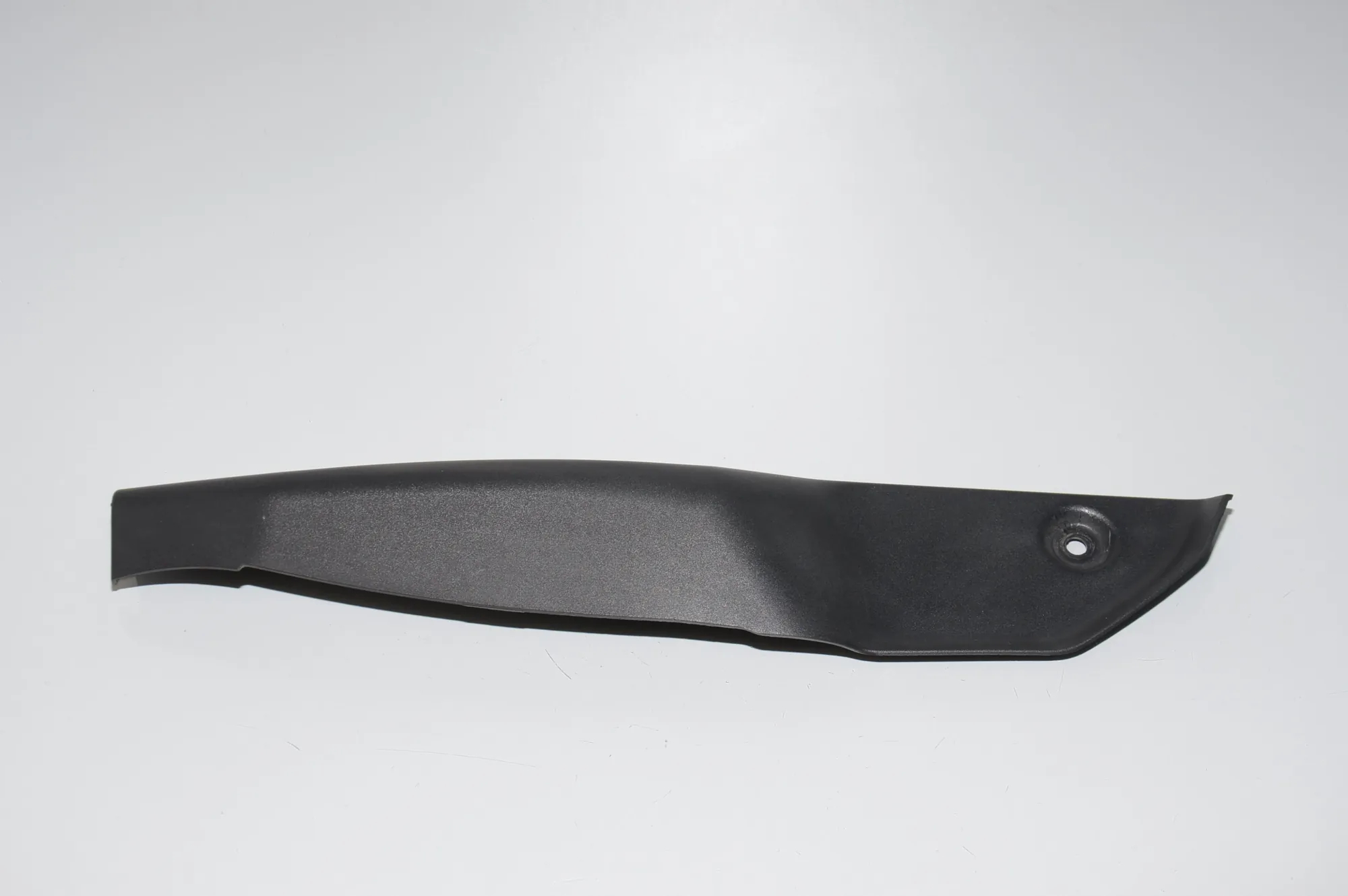 Rear Left Tail Light Trim – OEM 63217224229 · BMW 5 Gran Turismo (F07) 530 d 2010 – 2