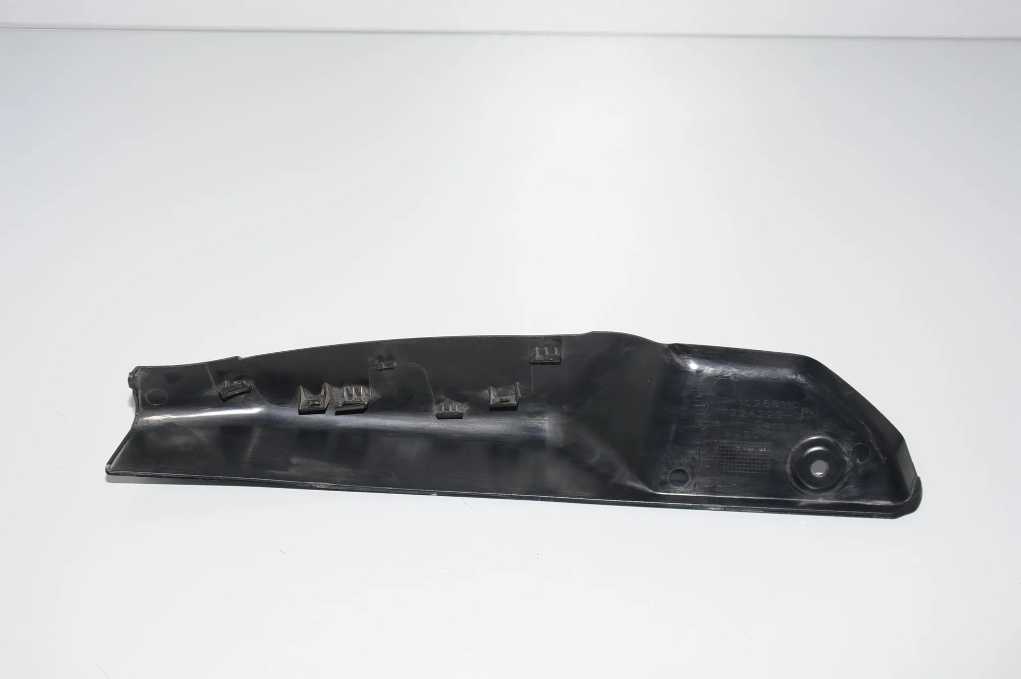 Rear Left Tail Light Trim – OEM 63217224229 · BMW 5 Gran Turismo (F07) 530 d 2010 – 3