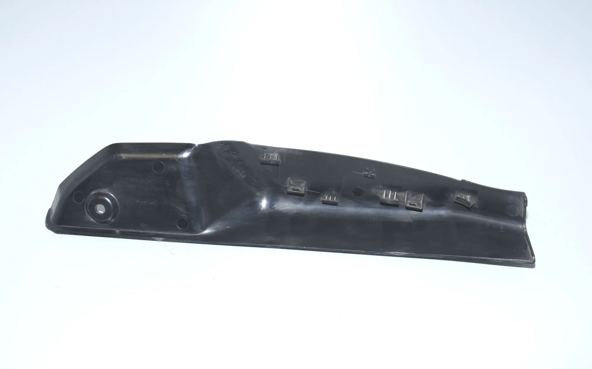 Rear Right Tail Light Trim – OEM 63217224230 · BMW 5 Gran Turismo (F07) 530 d 2010 – 4