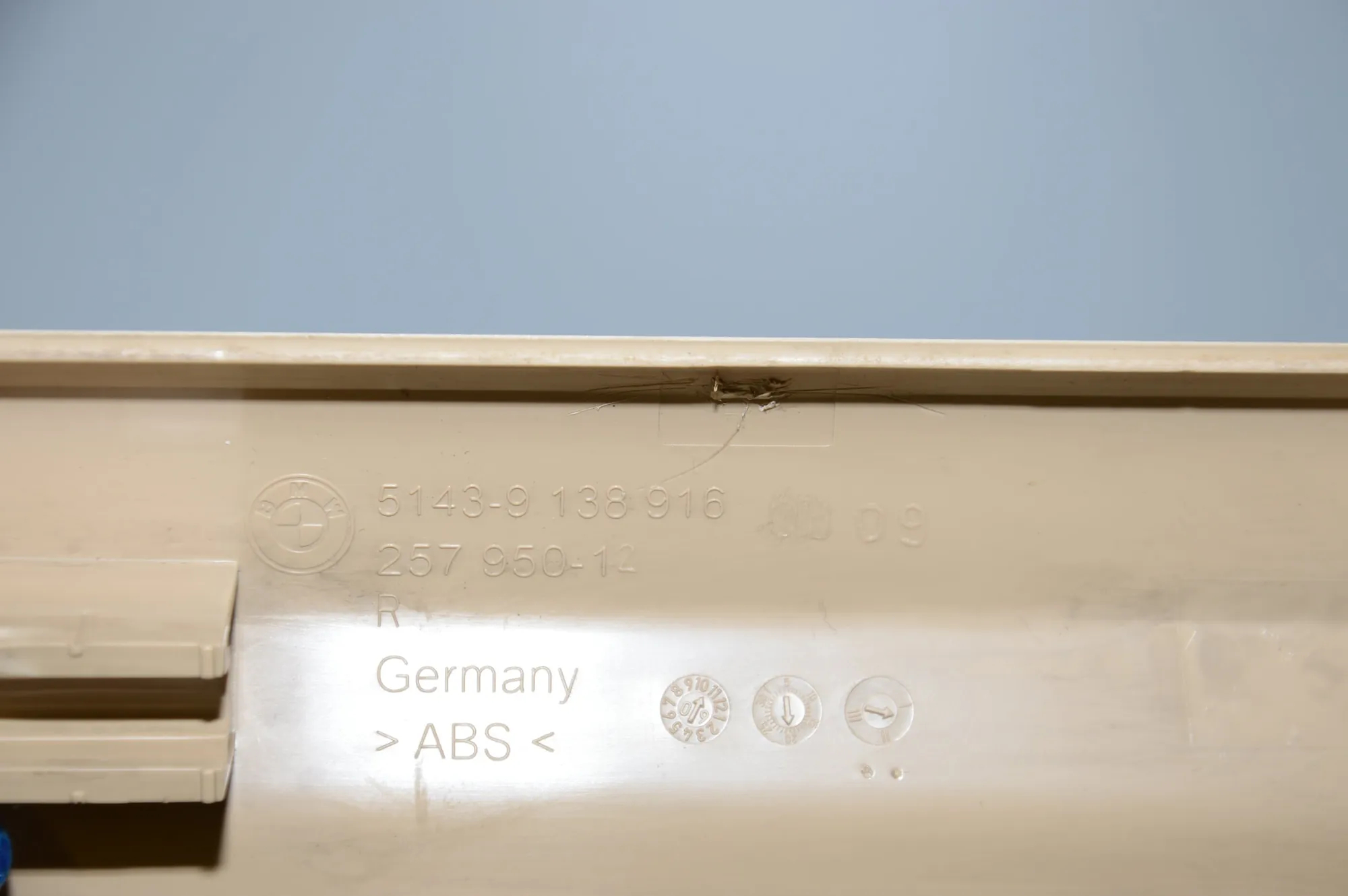 Front Right Interior Step Trim – OEM 9138916 · BMW 5 Gran Turismo (F07) 530 d 2010 – 9