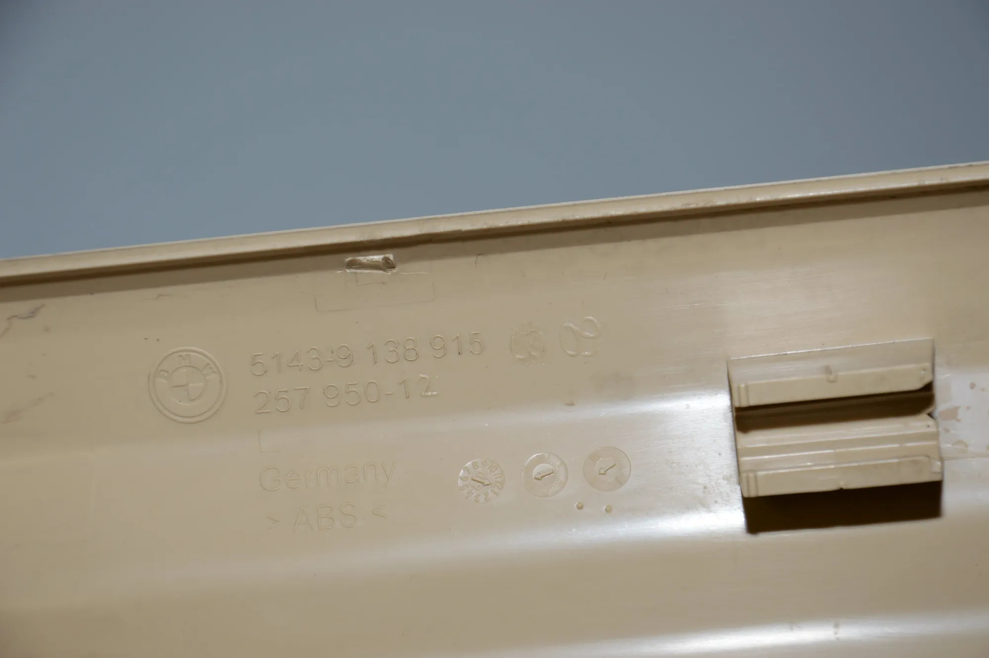 Front Left Interior Step Trim – OEM 9138915 · BMW 5 Gran Turismo (F07) 530 d 2010 – 10