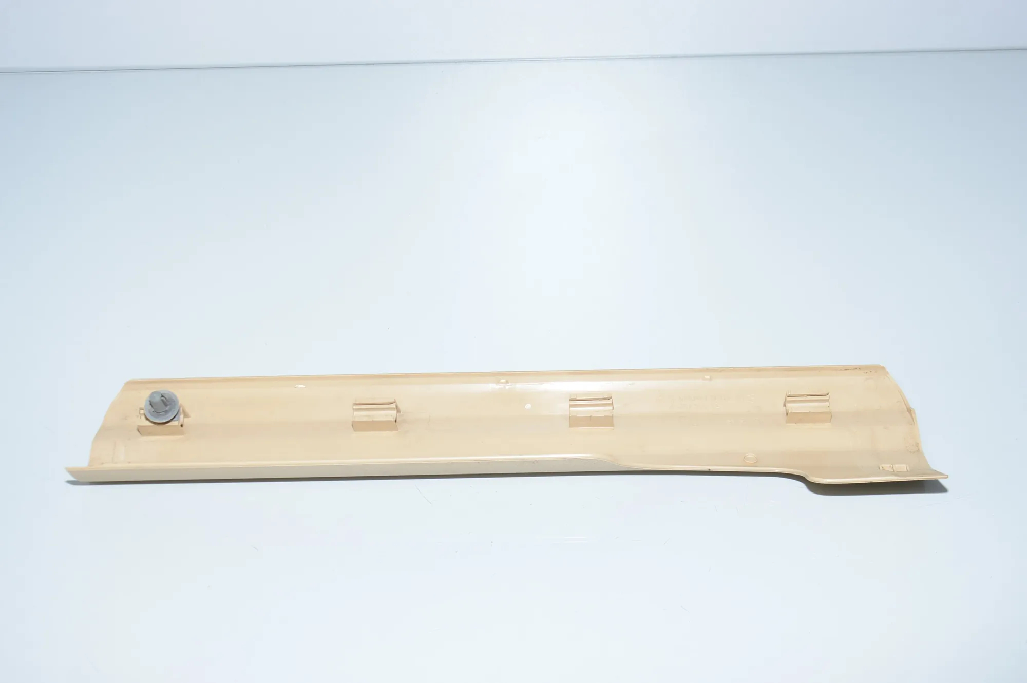 Front Left Interior Step Trim – OEM 9138915 · BMW 5 Gran Turismo (F07) 530 d 2010 – 9