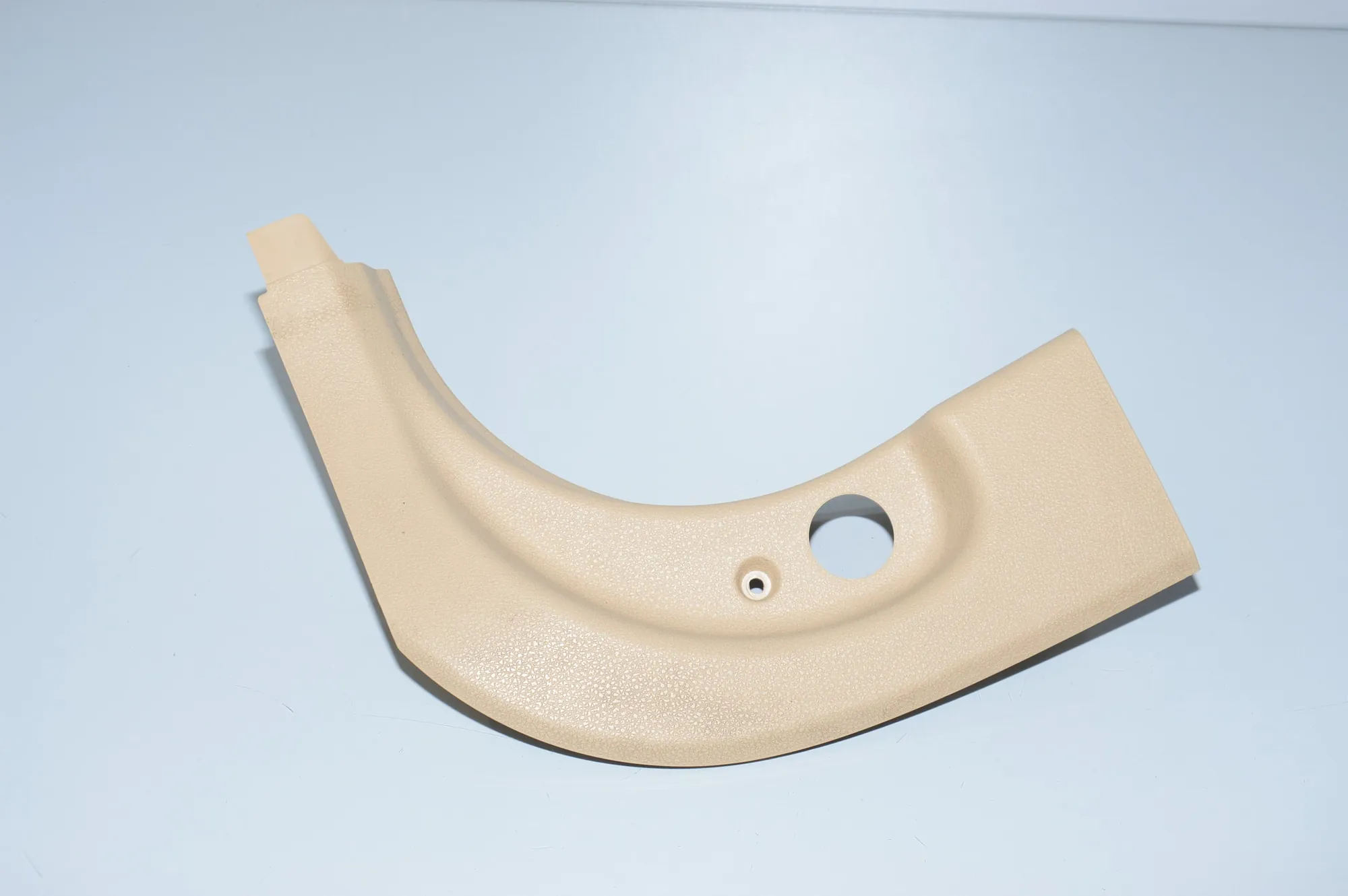 Front Left Interior Step Trim – OEM 9138941 · BMW 5 Gran Turismo (F07) 530 d 2010
