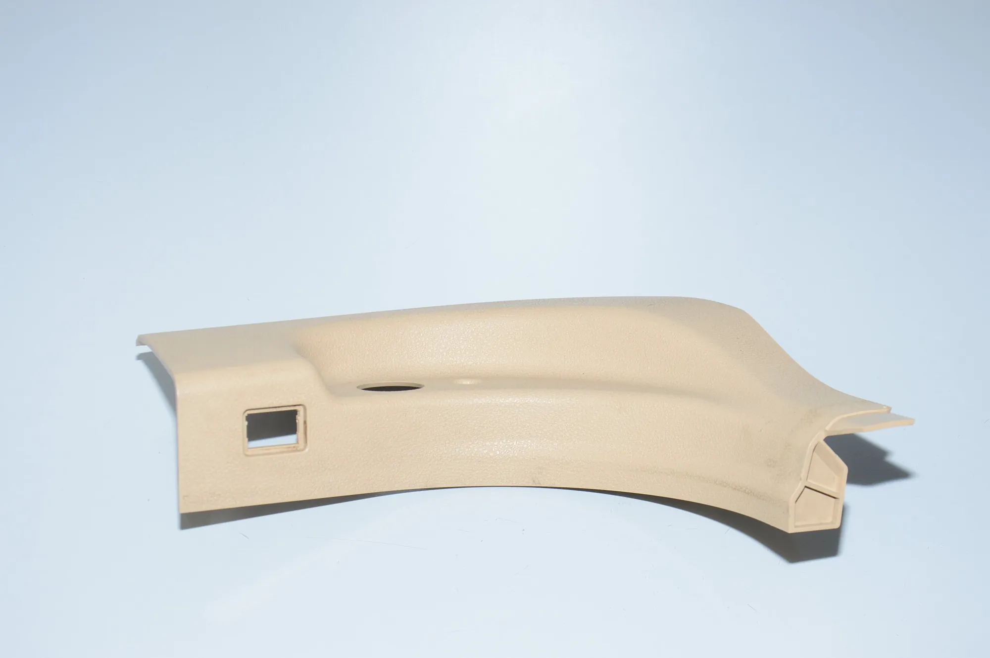 Front Left Interior Step Trim – OEM 9138941 · BMW 5 Gran Turismo (F07) 530 d 2010 – 2