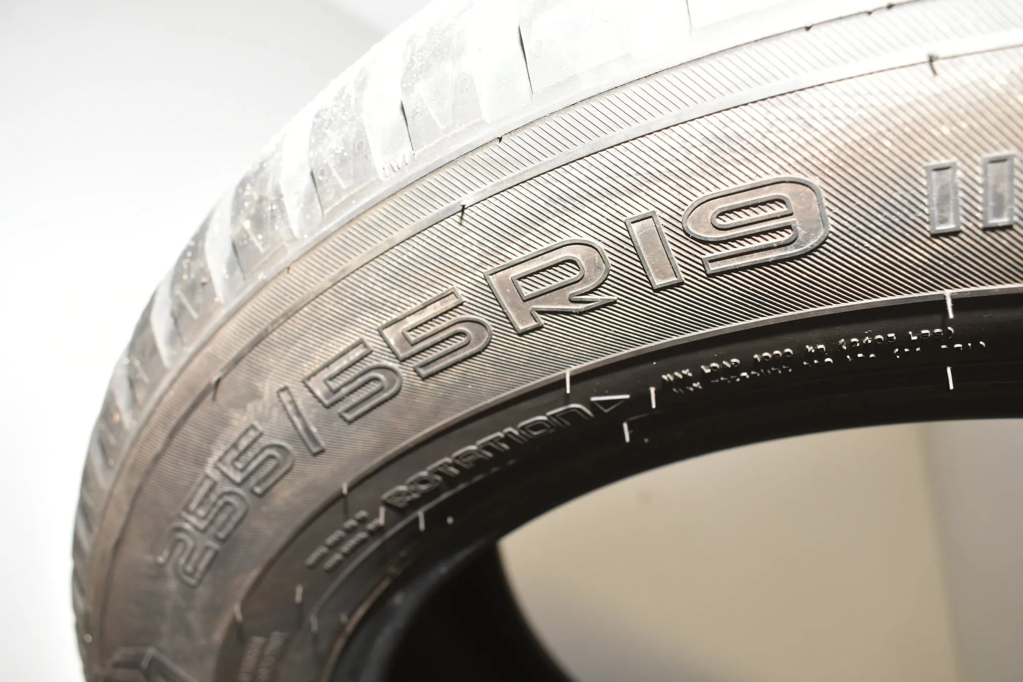 Tire · LAND ROVER DISCOVERY IV (L319) 3.0 TD 4x4 2016 – 3