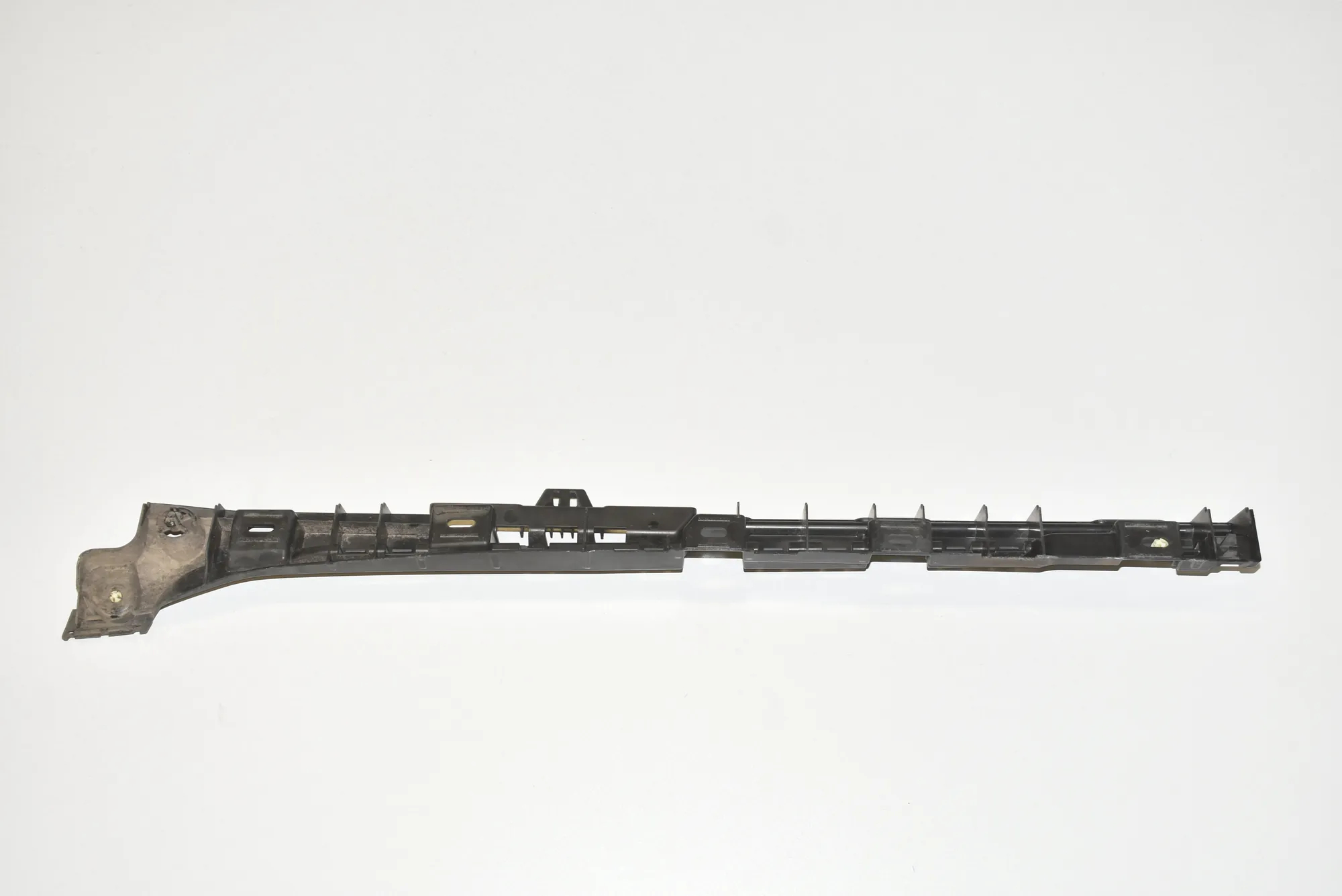 Sideskirt Bracket – OEM 51777204022 · BMW 5 (F10) 525 d 2010 – 3