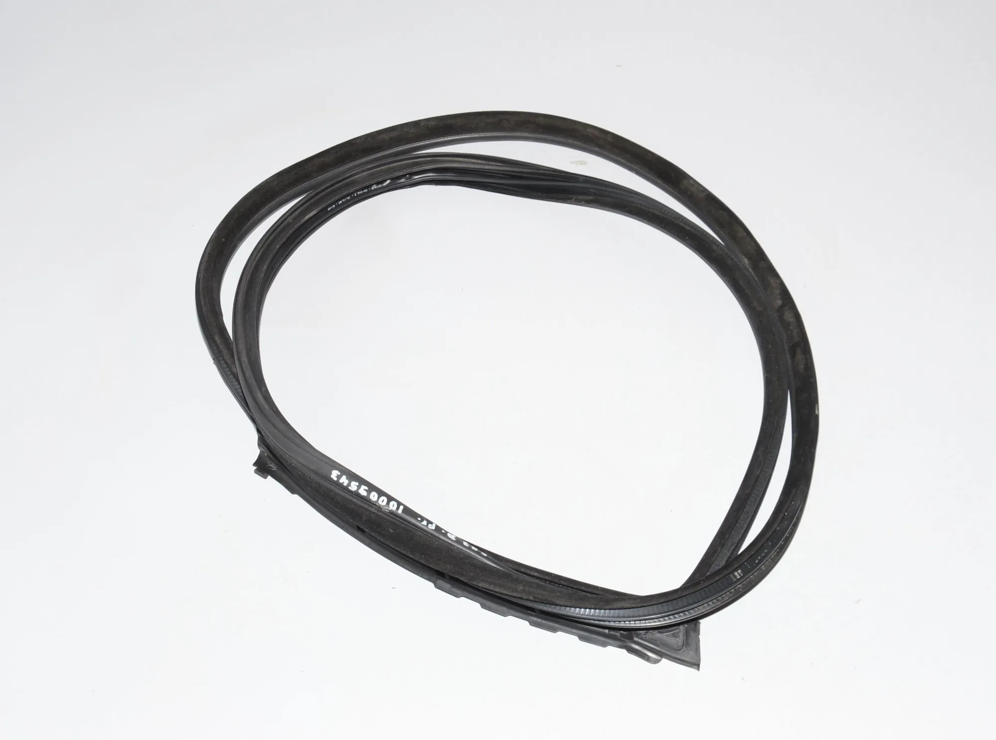 Front Right Door Seal Rubber – OEM 7196350 · BMW 5 Gran Turismo (F07) 530 d 2010 – 2