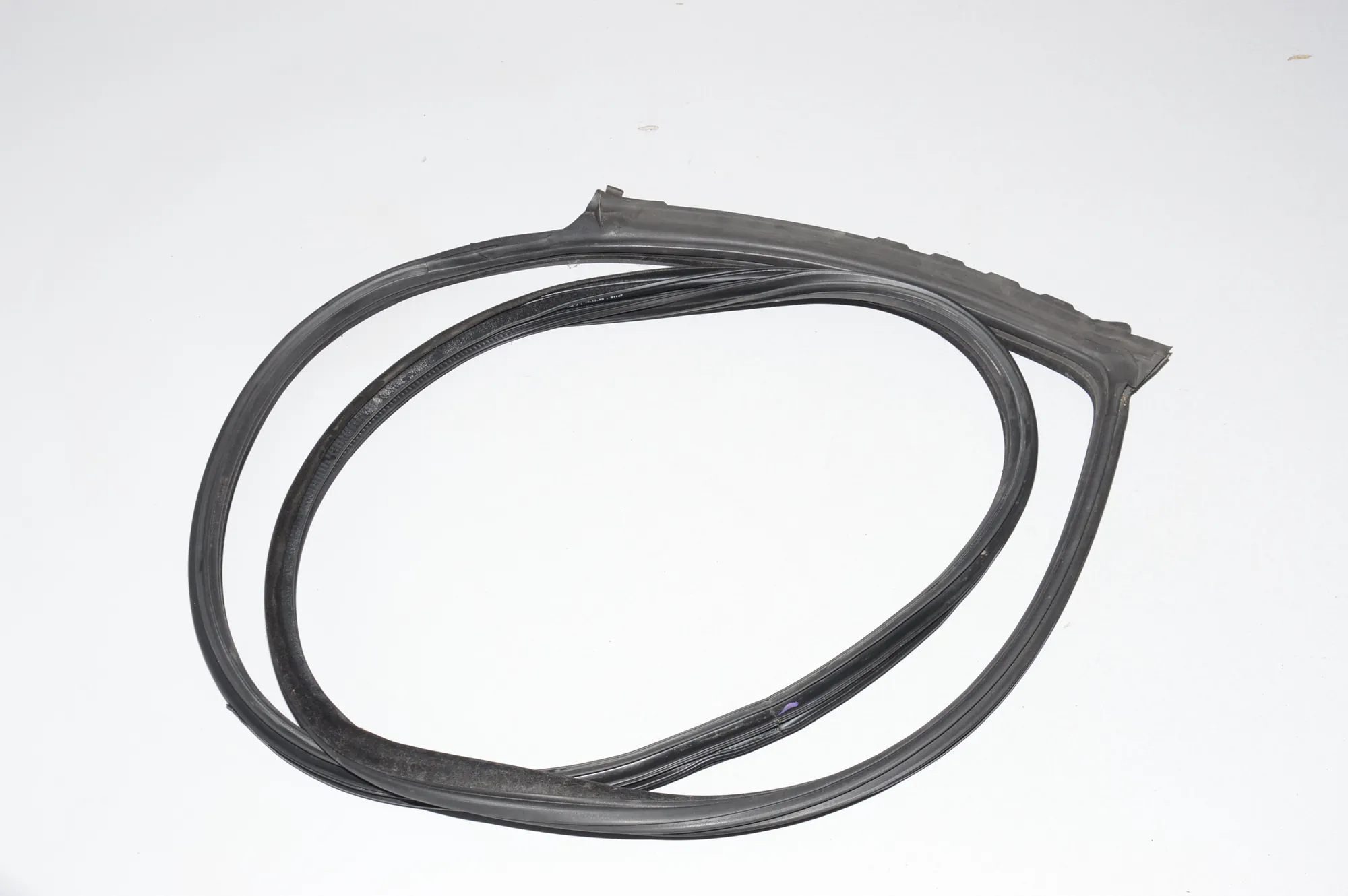 Front Right Door Seal Rubber – OEM 7196350 · BMW 5 Gran Turismo (F07) 530 d 2010 – 4