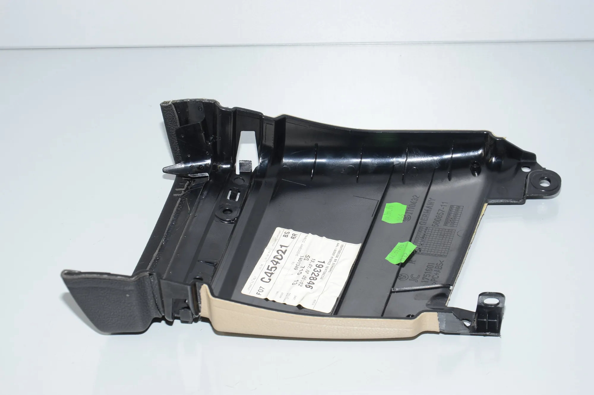 Right Side B Pillar Trim – OEM 1751601 · BMW 5 Gran Turismo (F07) 530 d 2010 – 6