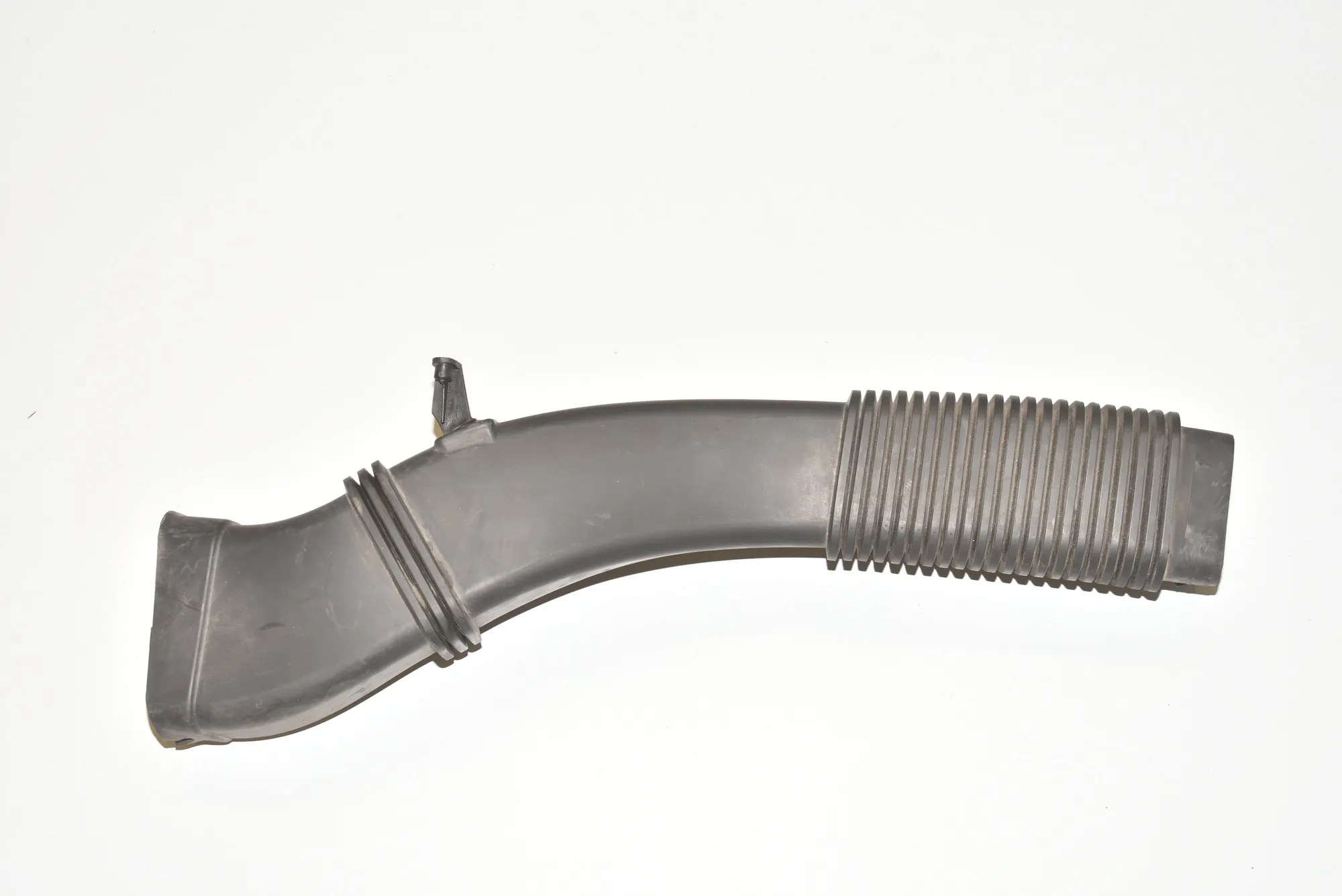 Air Intake Tube – OEM 13717811597 · BMW 5 Gran Turismo (F07) 530 d 2010