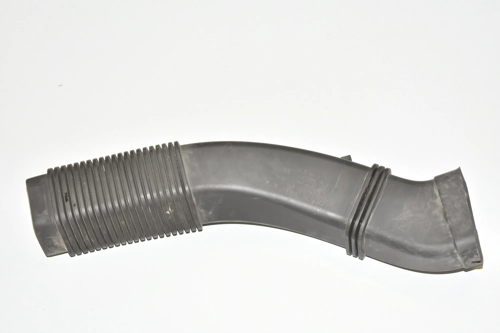 Air Intake Tube – OEM 13717811597 · BMW 5 Gran Turismo (F07) 530 d 2010 – 3