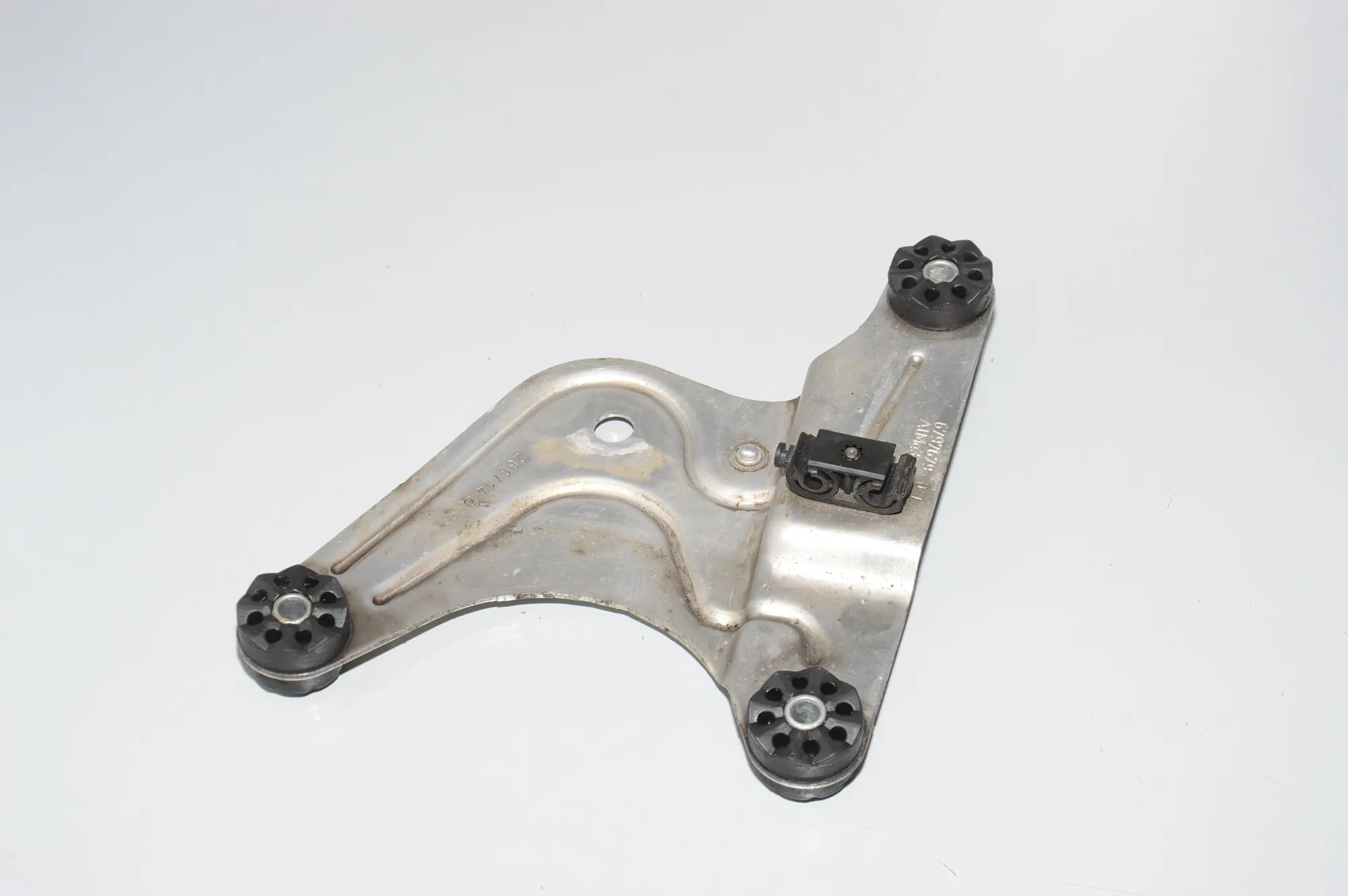 ABS Pump Holder – OEM 6797679 · BMW 5 (F10) 530 d 2014 – 4