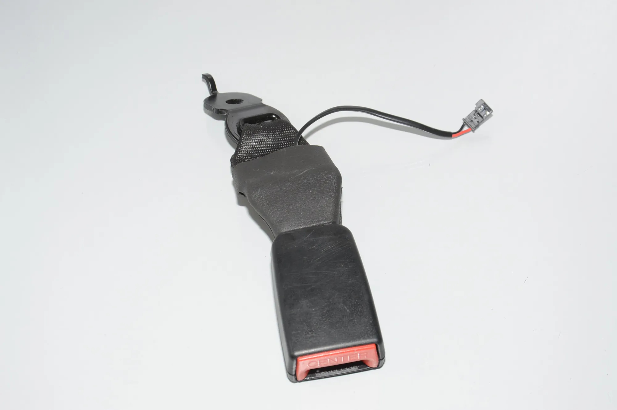 Rear Middle Seat Buckle – OEM 72117243275 · BMW 5 (F10) 530 d 2014