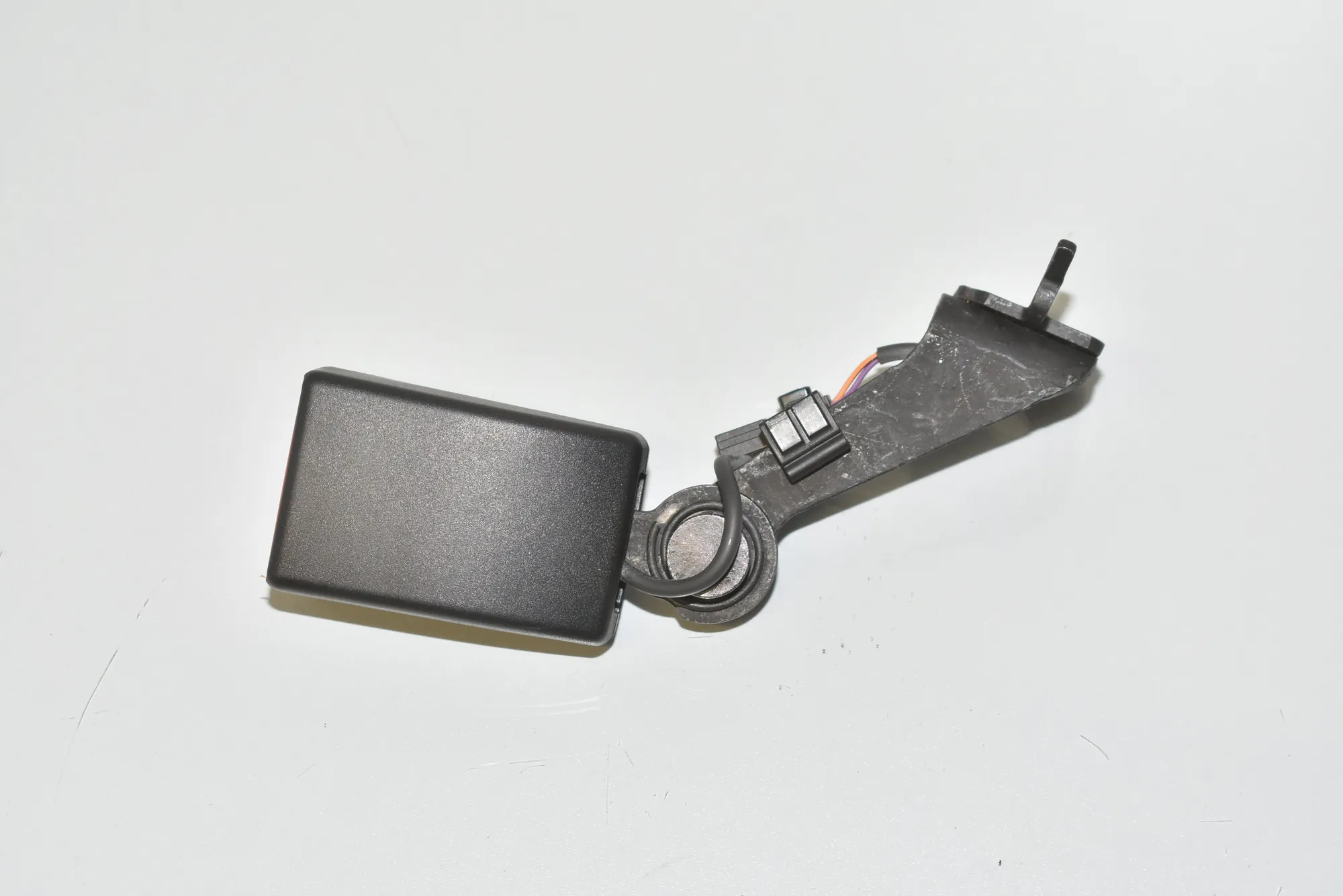Rear Left Seat Buckle – OEM 7375447 · BMW 4 Gran Coupe (F36) 430 d 2018 – 3