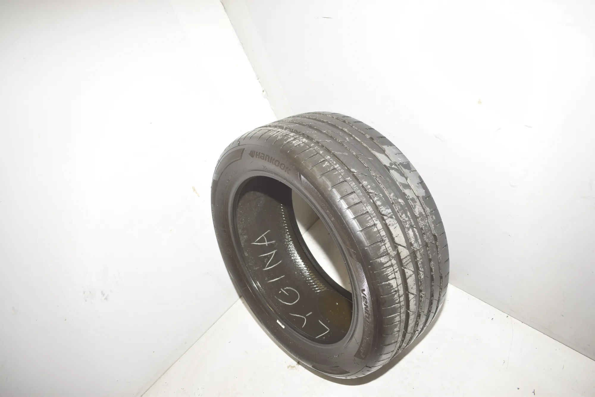 Tire · BMW 5 Touring (F11) BMW 5 Touring (F11) 518 d 2017 – 3