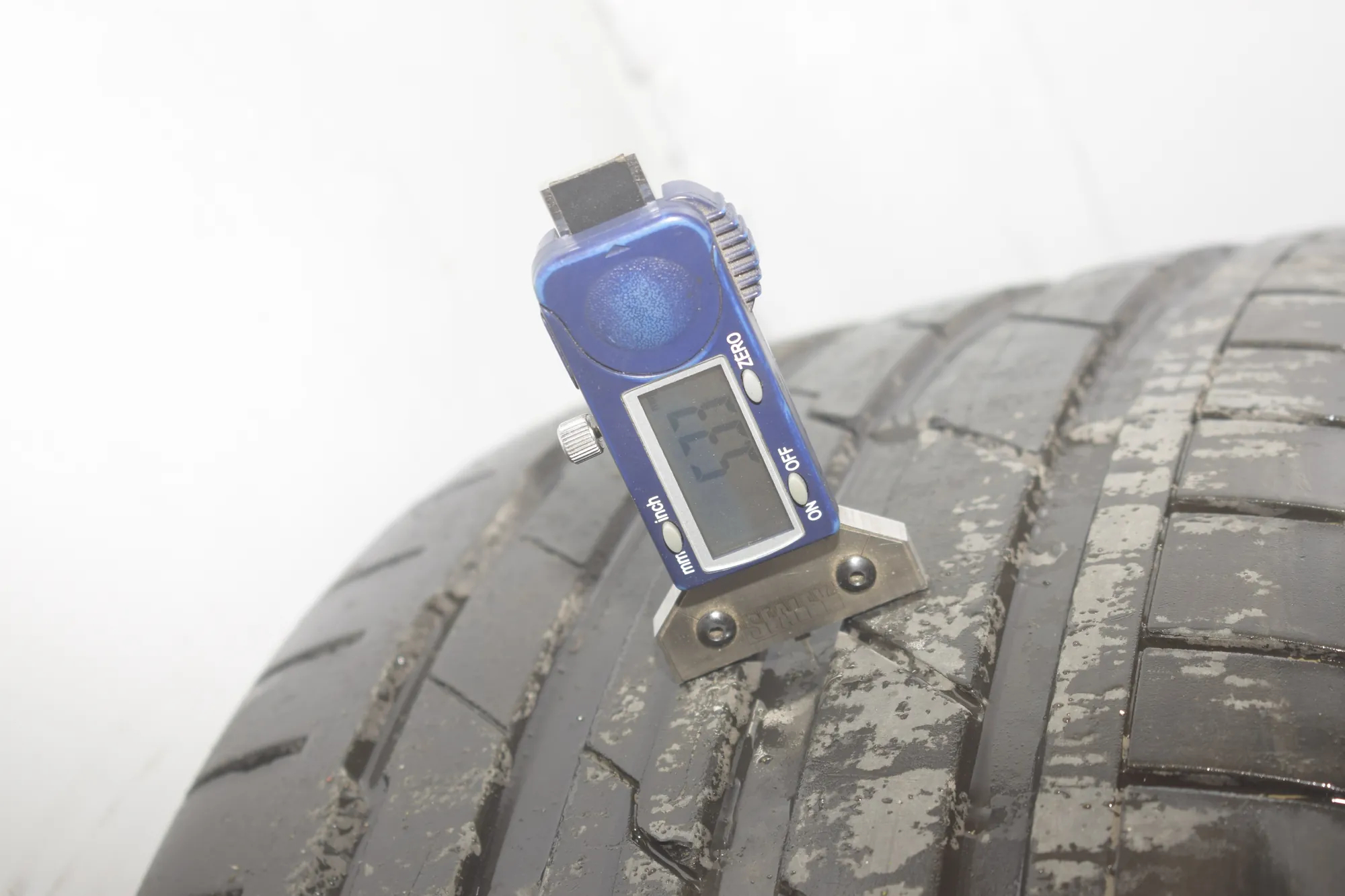 Tire · BMW 5 Touring (F11) BMW 5 Touring (F11) 518 d 2017 – 9