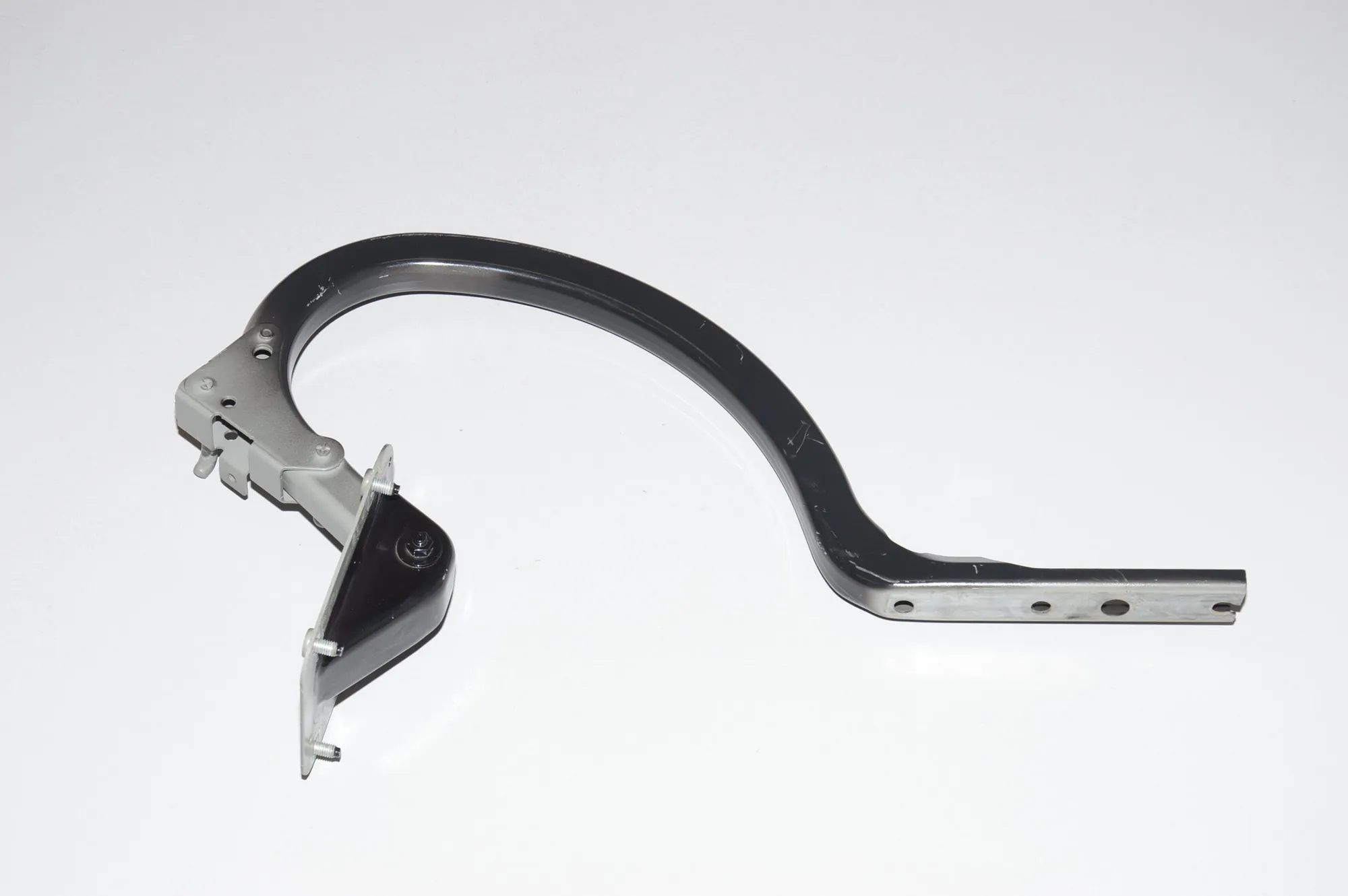Left Side Bootlid Hinge – OEM 41627204237 · BMW 5 (F10) 530 d 2014 – 3