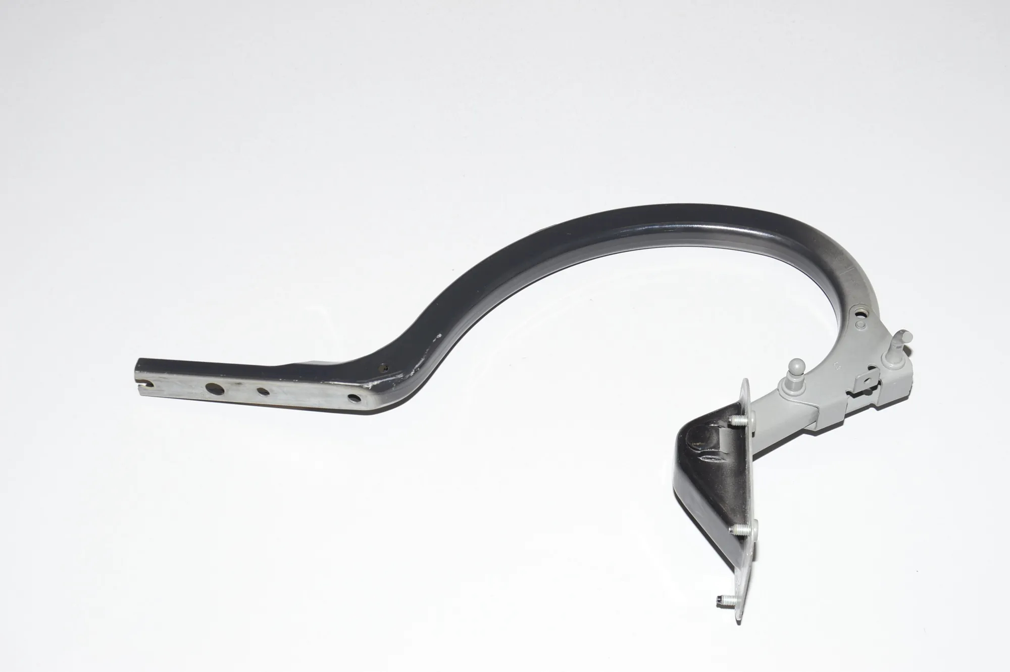Left Side Bootlid Hinge – OEM 41627204237 · BMW 5 (F10) 530 d 2014 – 2