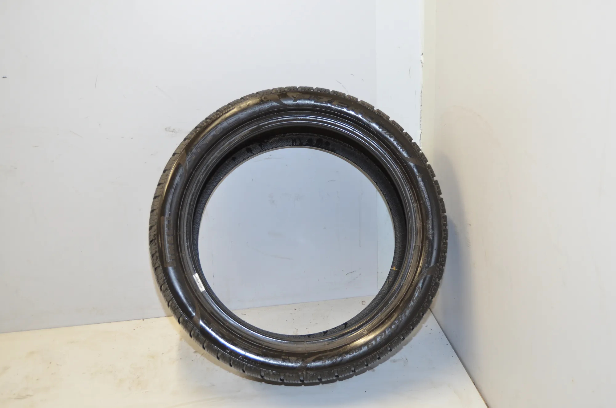 Tire · BMW X5 (F15, F85) BMW X5 (F15, F85) sDrive 25 d 2016