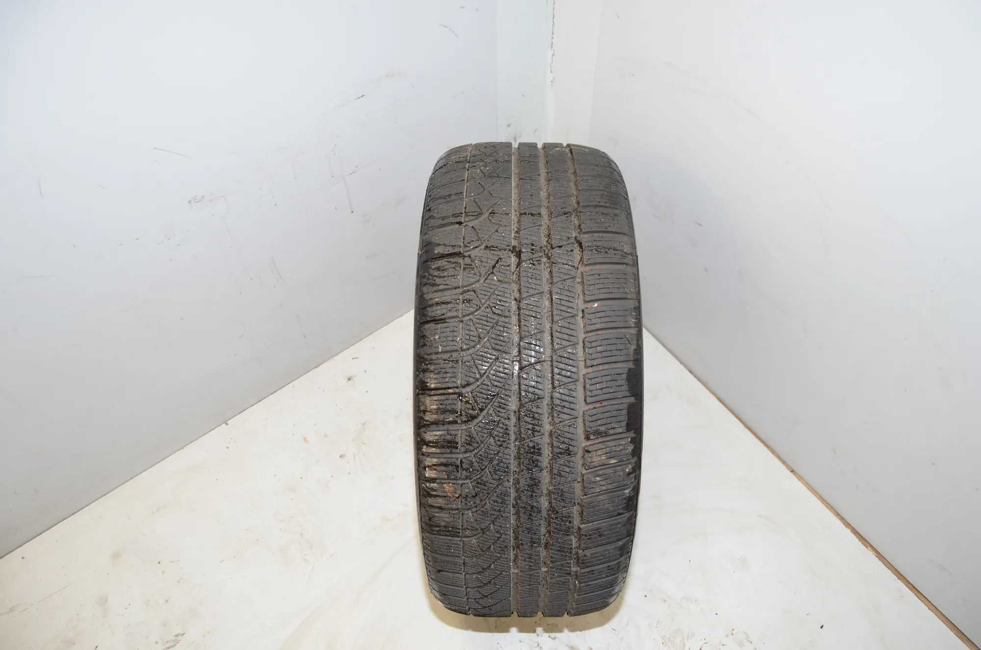 Tire · BMW X5 (F15, F85) BMW X5 (F15, F85) sDrive 25 d 2016 – 6