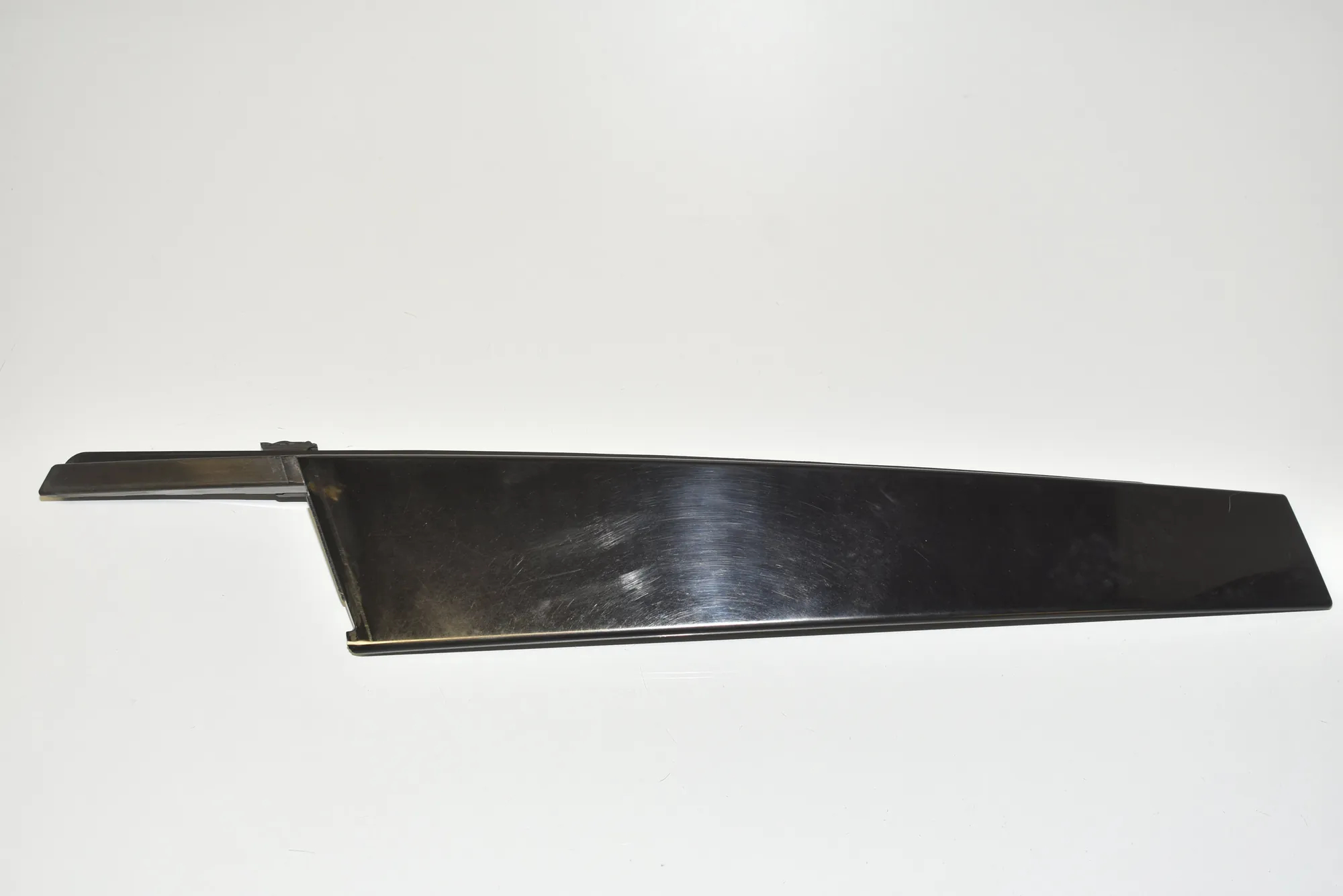 Front Left Door Vertical Trim – OEM 7373921 · BMW 2 Active Tourer (F45) 218 d 2017 – 2