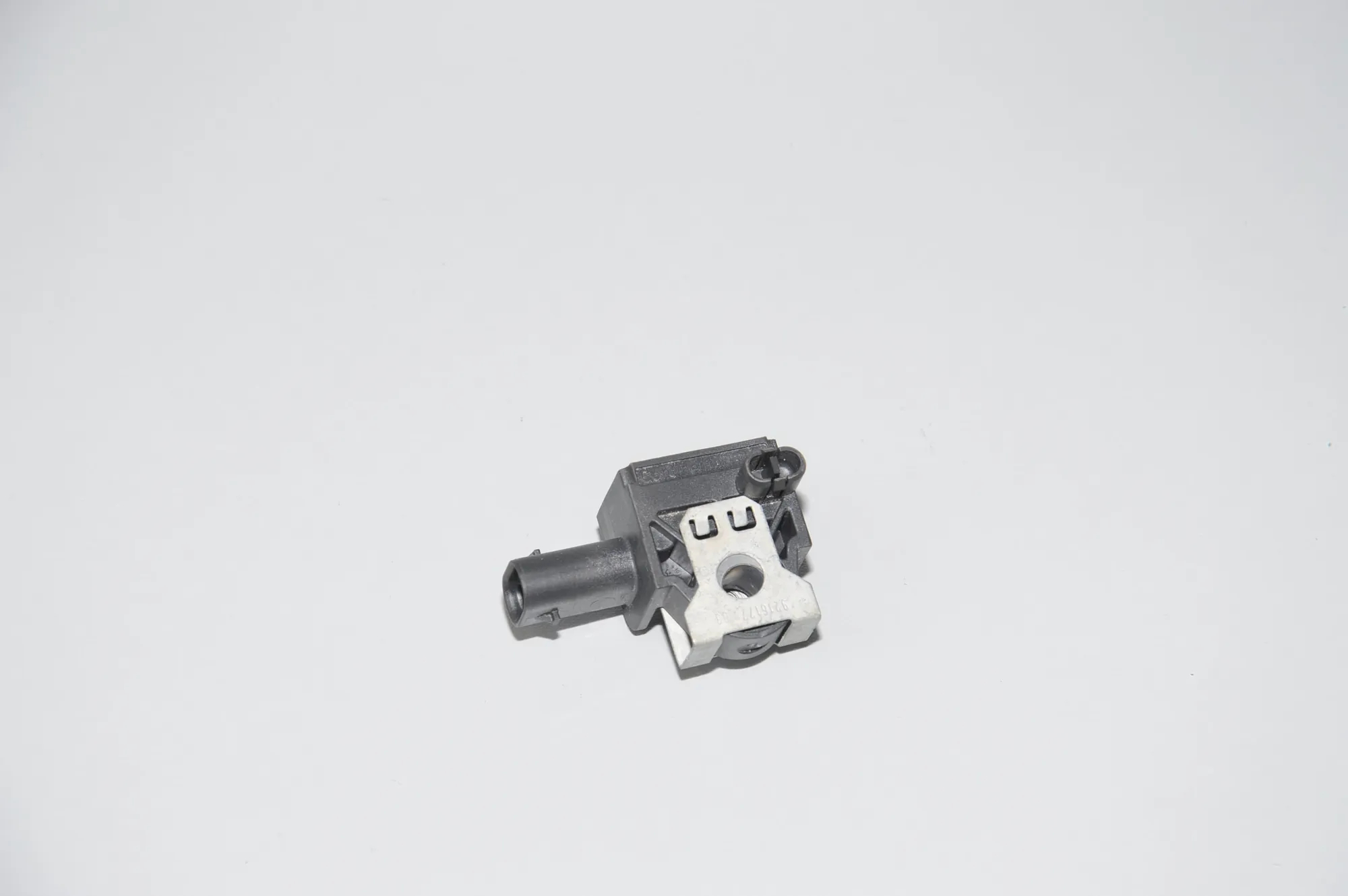 Front Left Impact Sensor – OEM 65779224177 · BMW 5 (F10) 530 d 2014 – 4