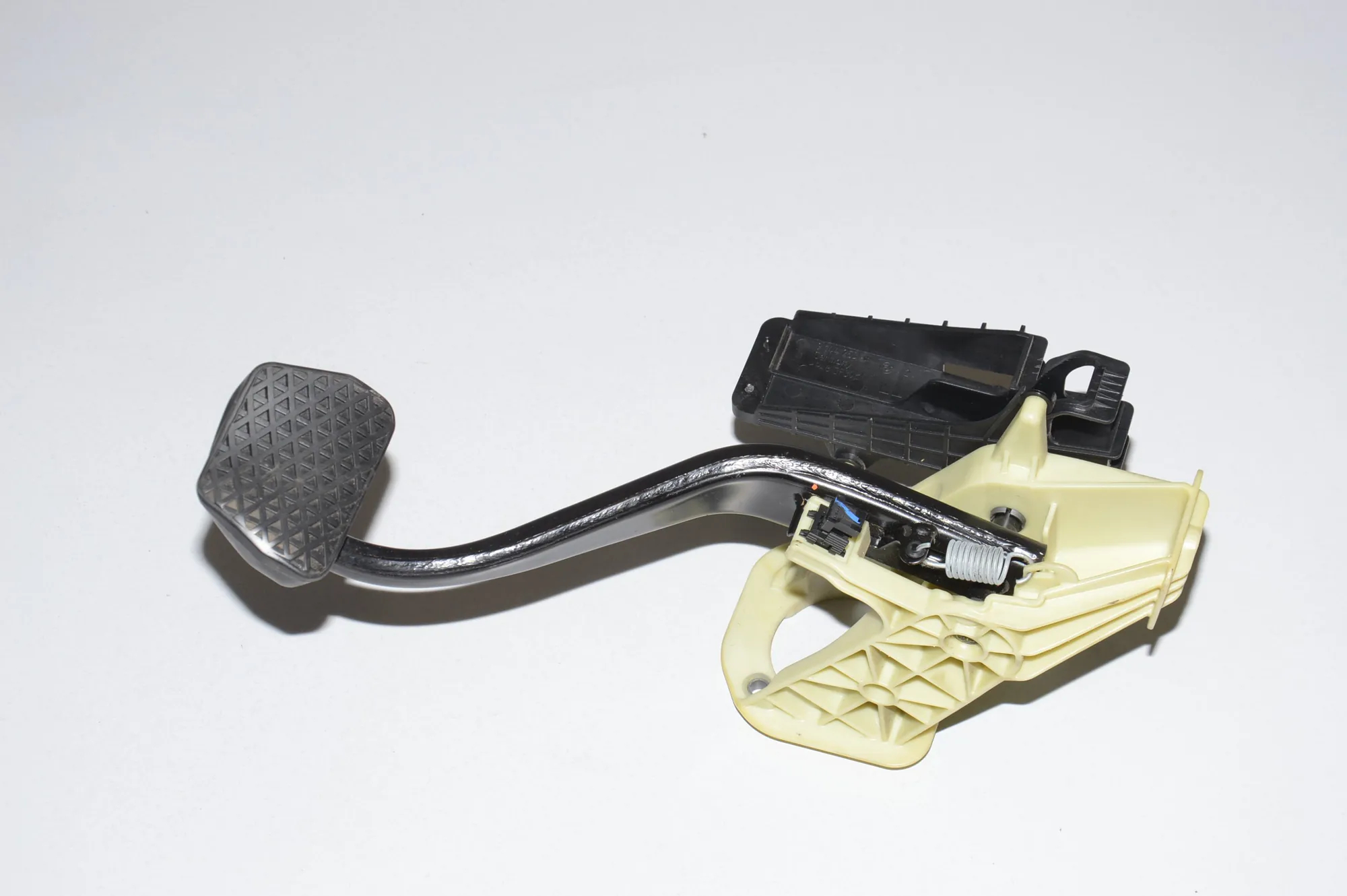 Brake Pedal – OEM 61359144253 · BMW 5 (F10) 530 d 2014