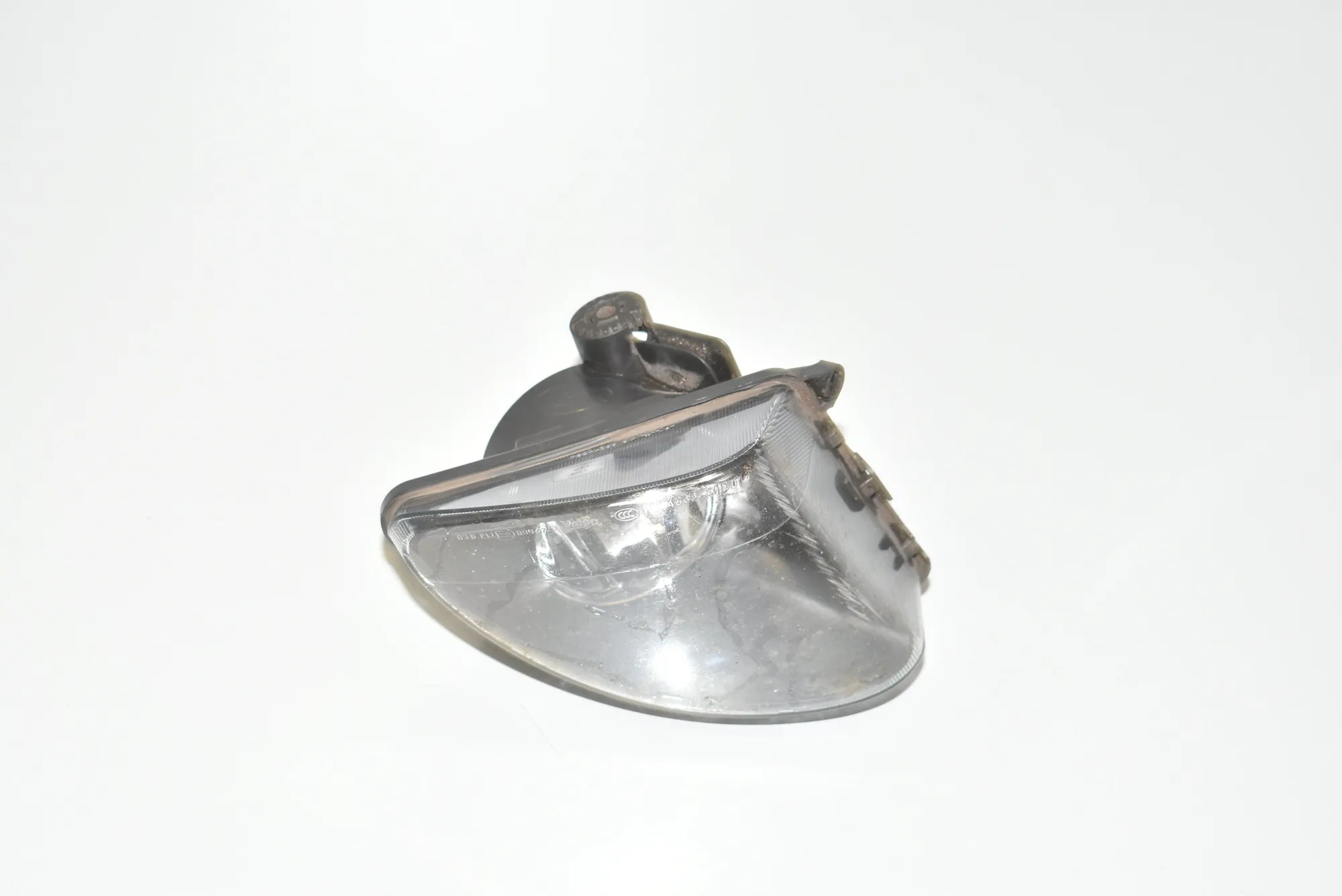 Front Right Fog Light – OEM 63177216886 · BMW 5 (F10) BMW 5 (F10) 520 d 2010 – 2