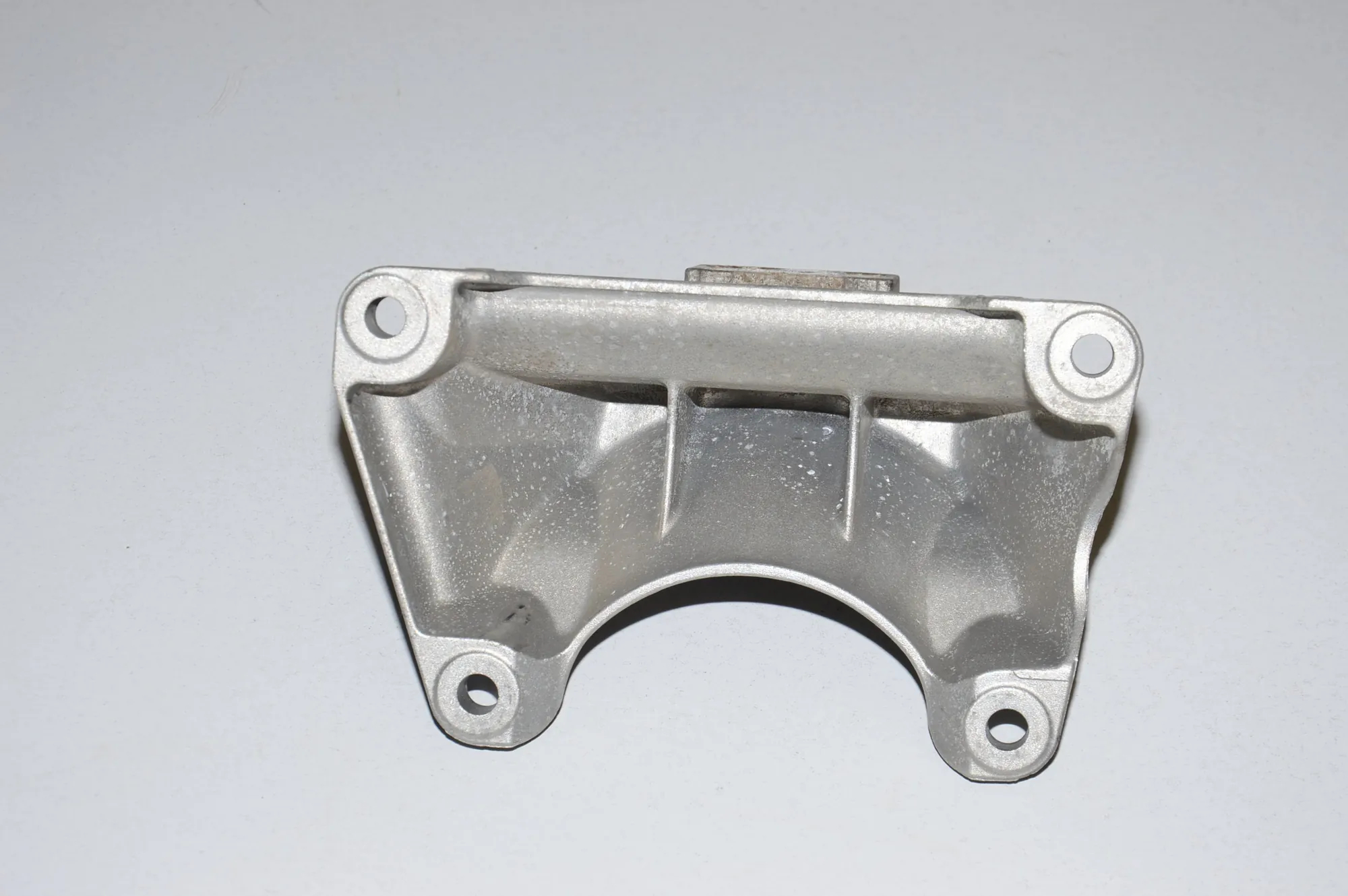 Gearbox Support Mount Bracket – OEM 22326781229 · BMW 5 (F10) 530 d 2014 – 4
