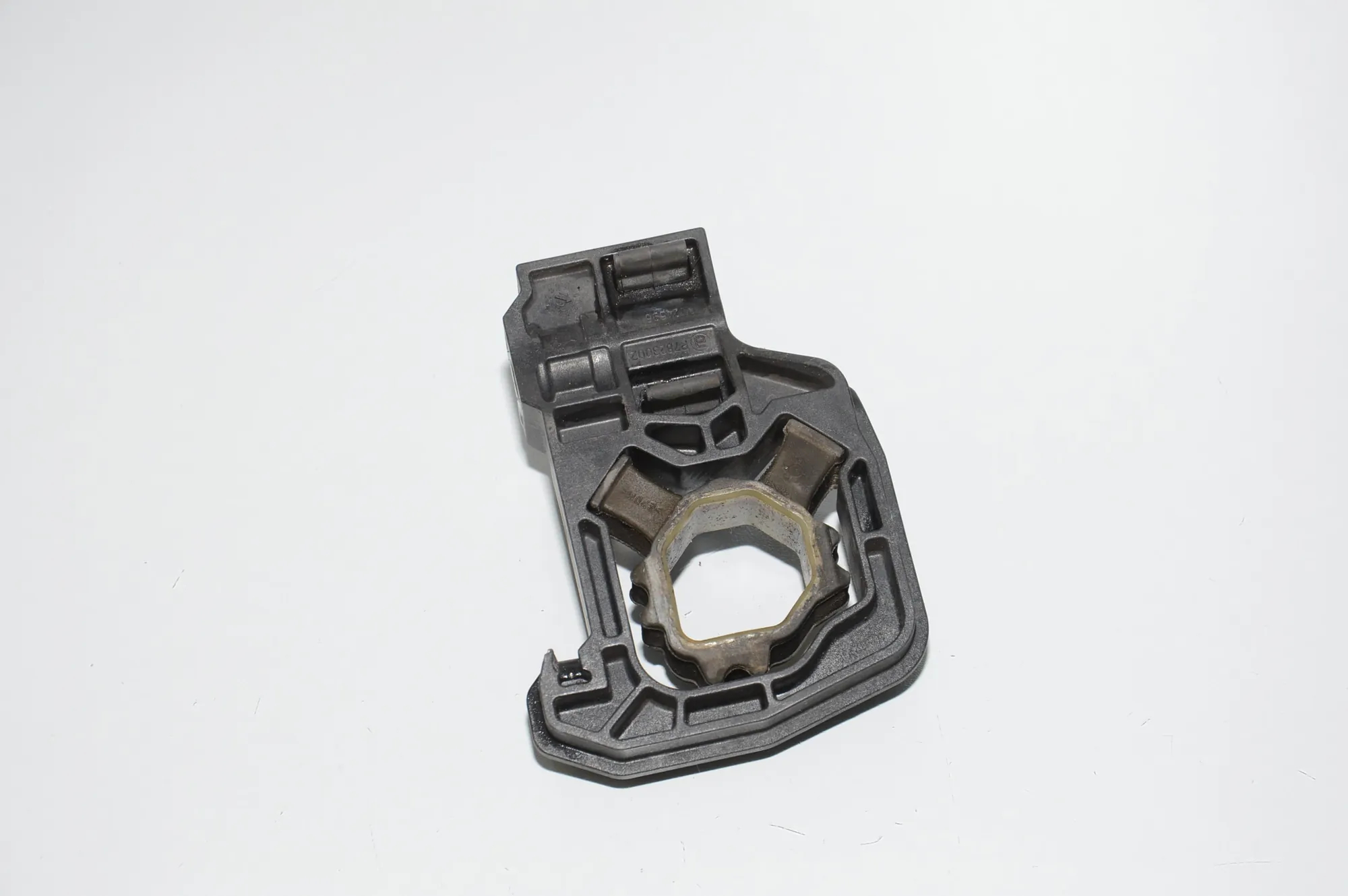 Radiator Holder – OEM 17117575247 · BMW 5 (F10) 525 d 2010