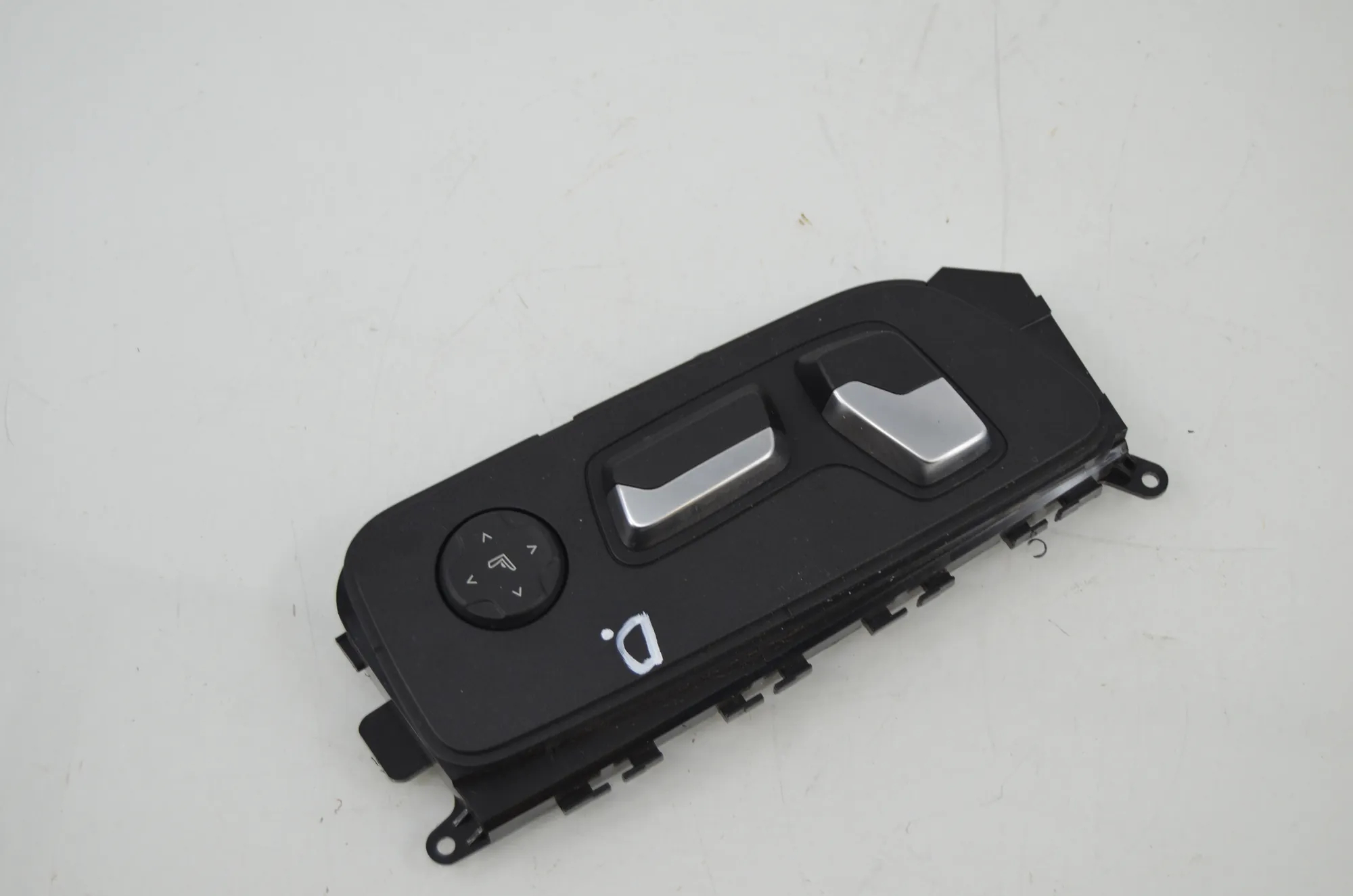 Switches – OEM 9390108 · BMW 3 Touring (G21) (2019 - -) 320 i 2023 – 2