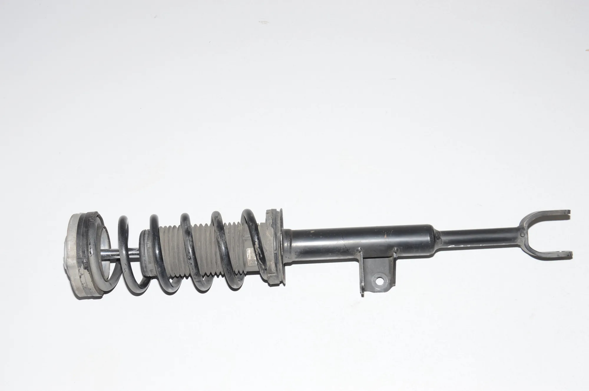 Front Left Shock Absorber – OEM 31316871983 · BMW 6 Gran Turismo (G32) (2017 - -) 640 i 2018