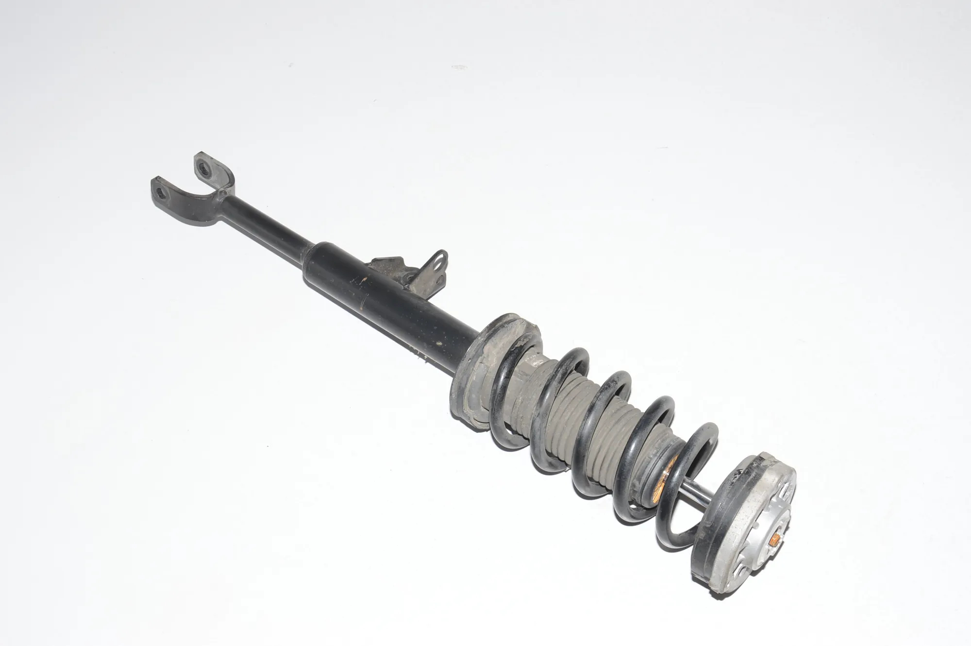 Front Left Shock Absorber – OEM 31316871983 · BMW 6 Gran Turismo (G32) (2017 - -) 640 i 2018 – 2