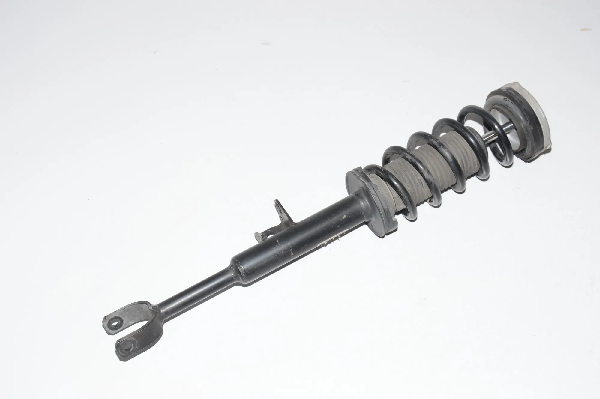 Front Left Shock Absorber – OEM 31316871983 · BMW 6 Gran Turismo (G32) (2017 - -) 640 i 2018 – 3