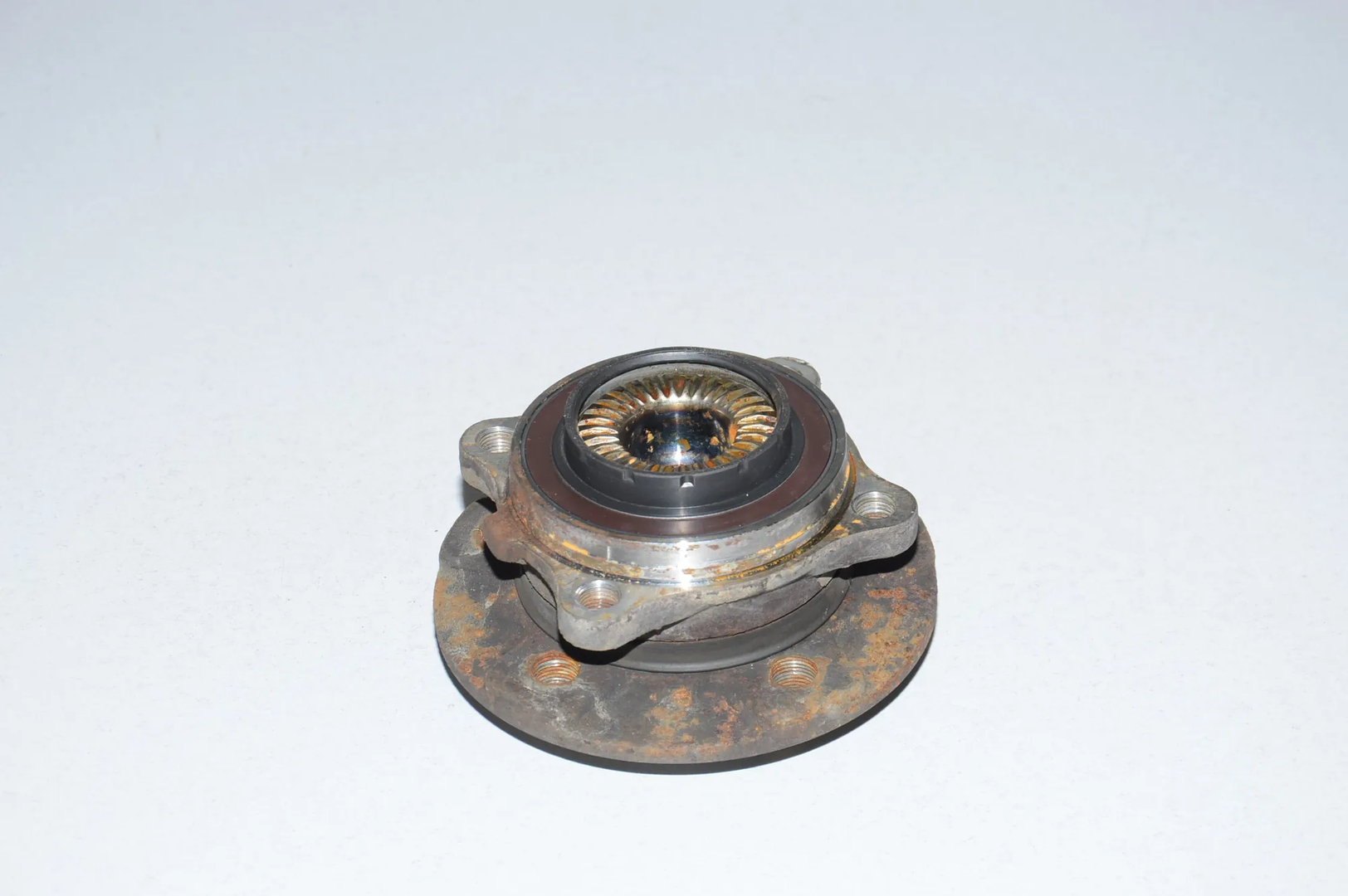 Front Left Wheel Bearing – OEM 6867926 · BMW 2 Active Tourer (F45) 218 d 2017 – 4