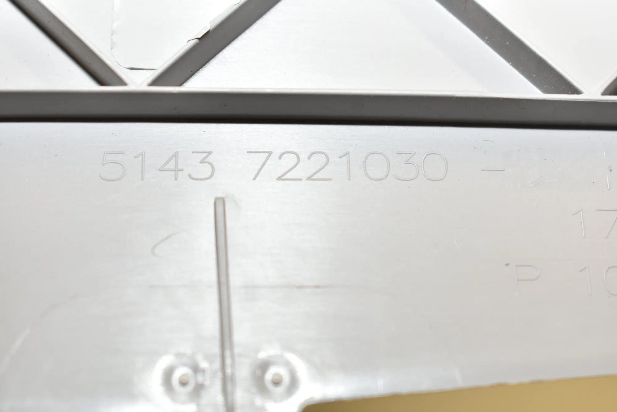 Right Side Pillar Trim – OEM 7221030 · BMW 1 (F20) BMW 1 (F20) 120 d 2015 – 4