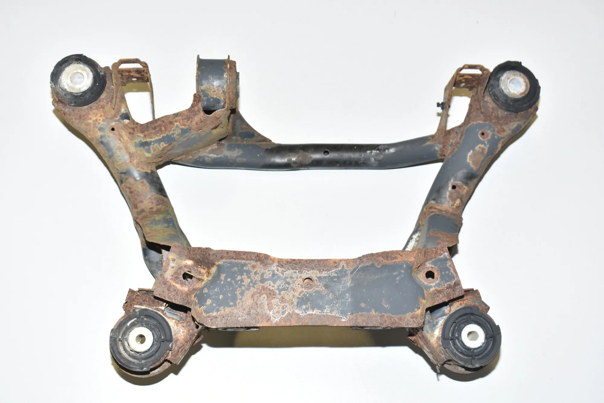 Rear Subframe – OEM 33303452188 · BMW X3 (E83) BMW X3 (E83) 3.0 i xDrive 2005 – 4