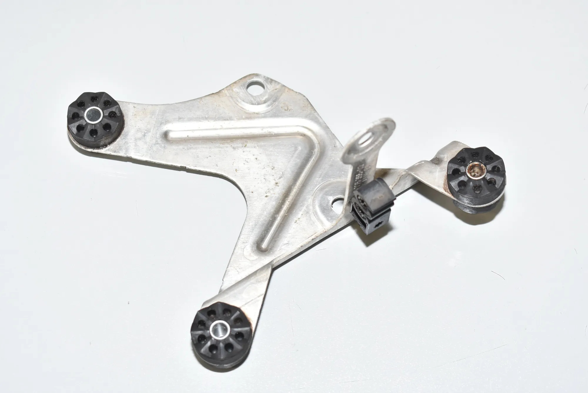 ABS Pump Holder – OEM 6775355 · BMW 5 (F10) 525 d 2010
