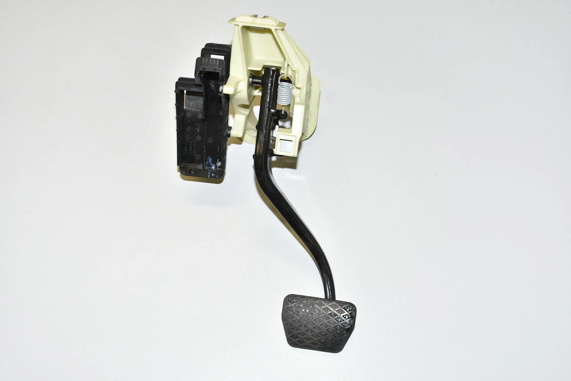 Brake Pedal – OEM 35006775368 · BMW 5 (F10) 525 d 2010 – 2
