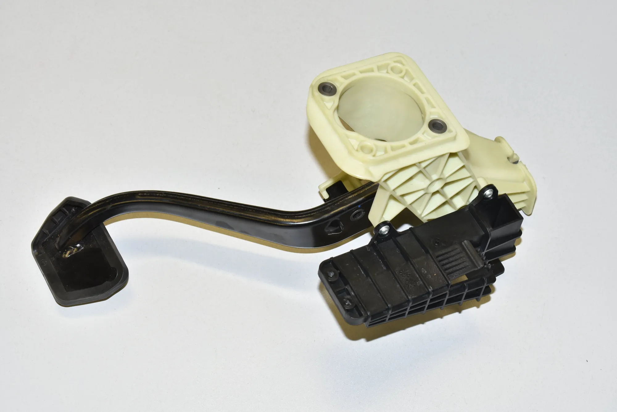 Brake Pedal – OEM 35006775368 · BMW 5 (F10) 525 d 2010 – 3