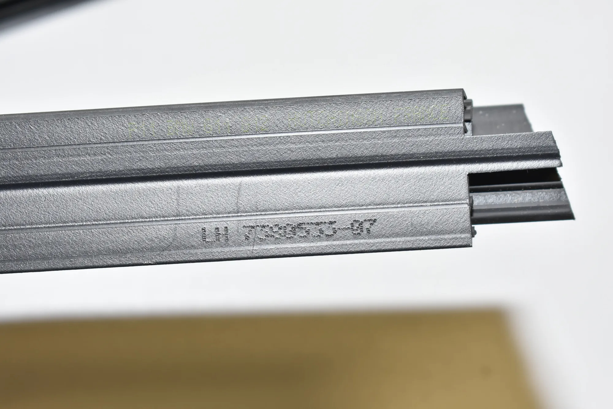 Front Left Door Window Strip – OEM 7380534 · BMW 7 (G11, G12) BMW 7 (G11, G12) 740 d, Ld xDrive 2015 – 6