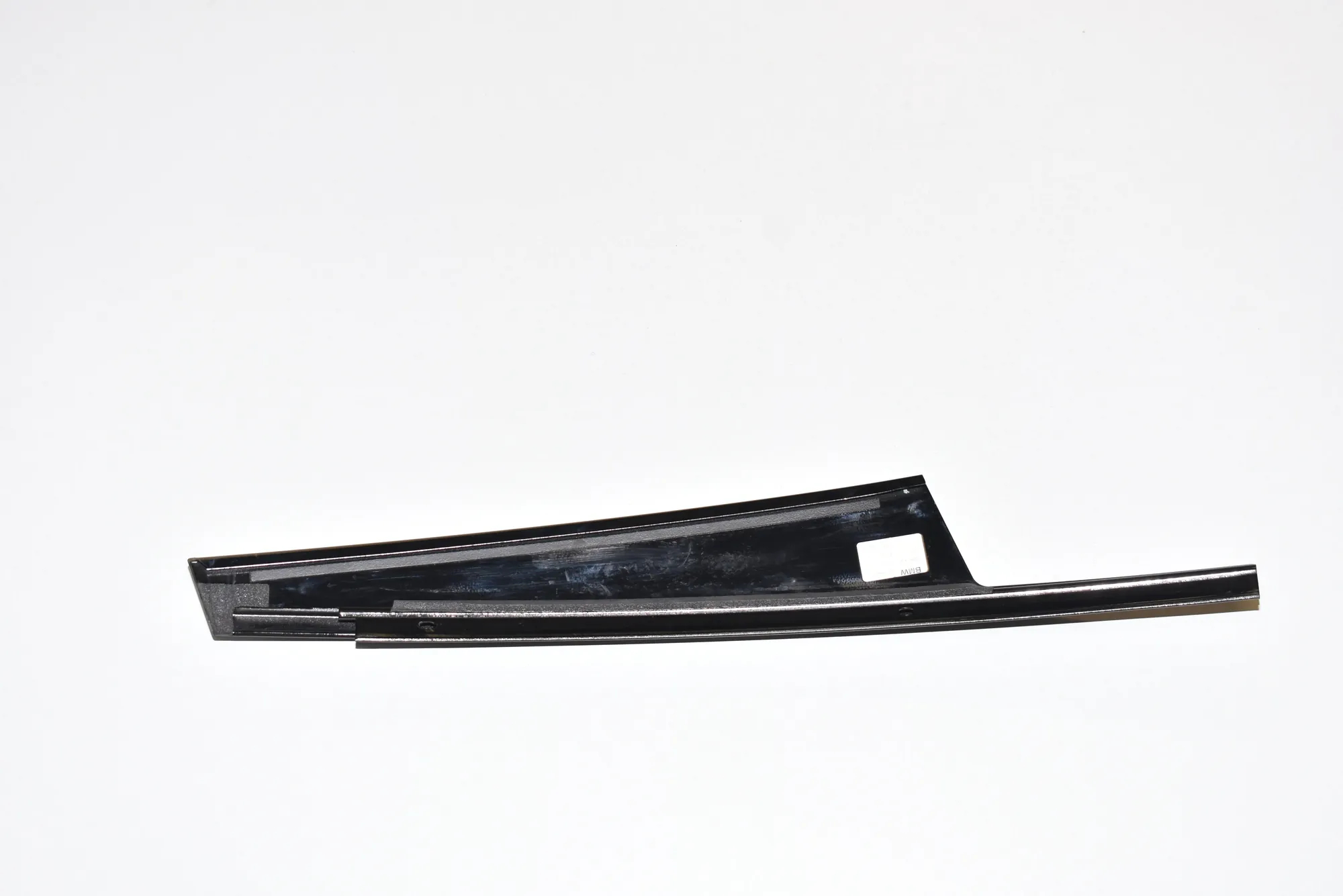 Front Right Door Top Strip – OEM 51332583448 · BMW 7 (G11, G12) BMW 7 (G11, G12) 740 d, Ld xDrive 2015 – 3