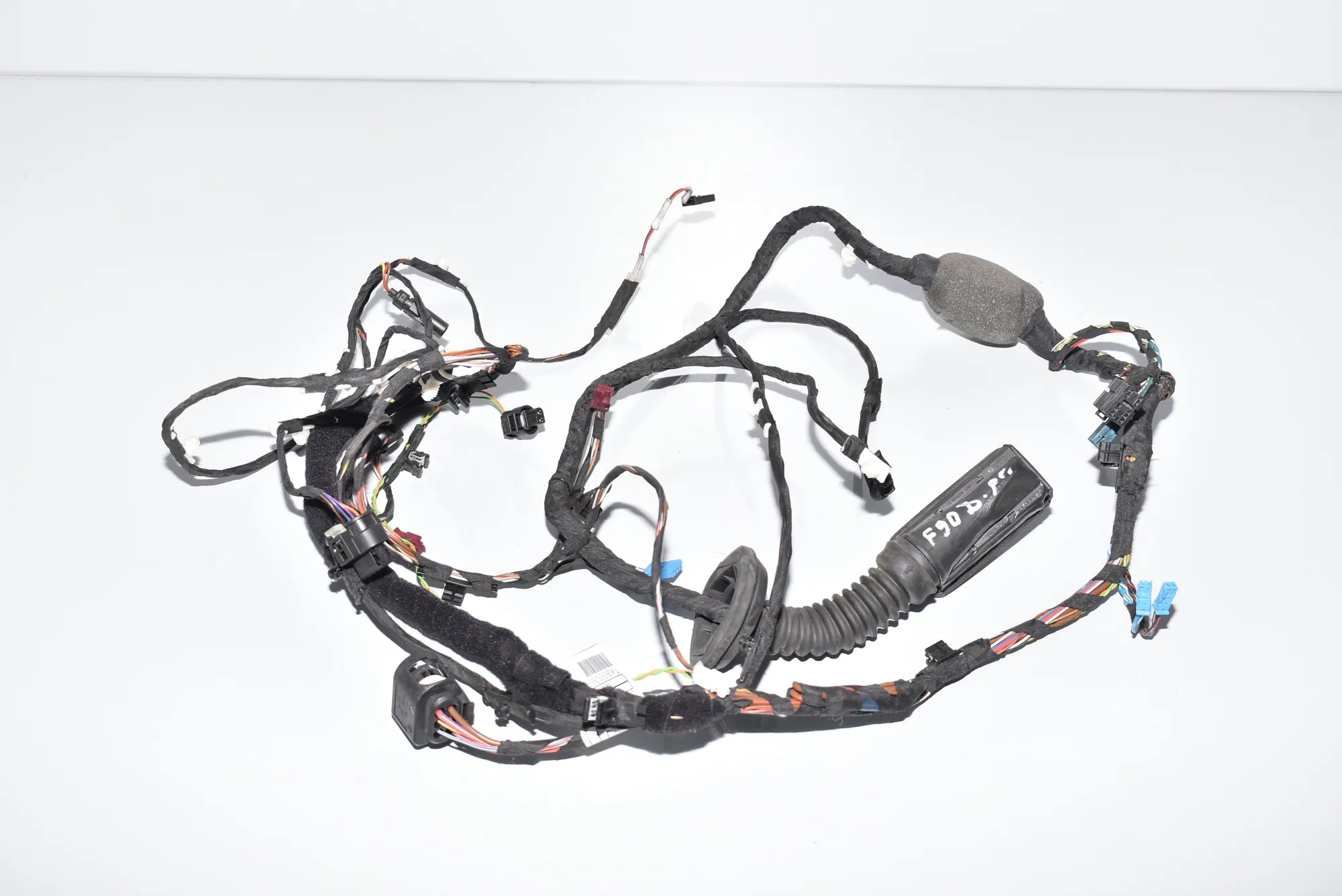 Front Right Door Wiring – OEM BS92696 · BMW F90 (2017 - -) (G30, F90) M5 2019